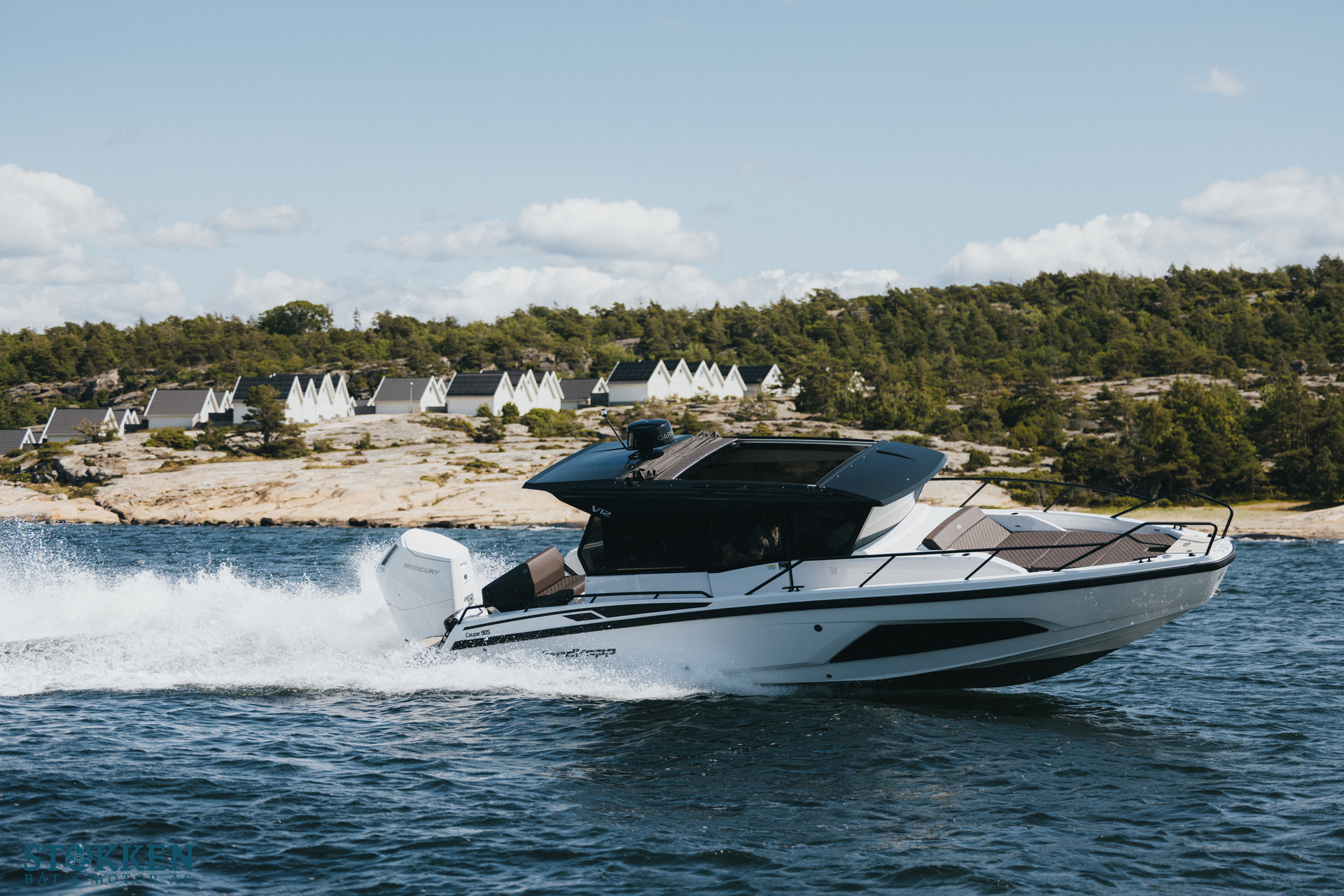 [general.product.image.short] 1 - Nordkapp Coupe 905 V12 Edition - Hvit Mercury 600h