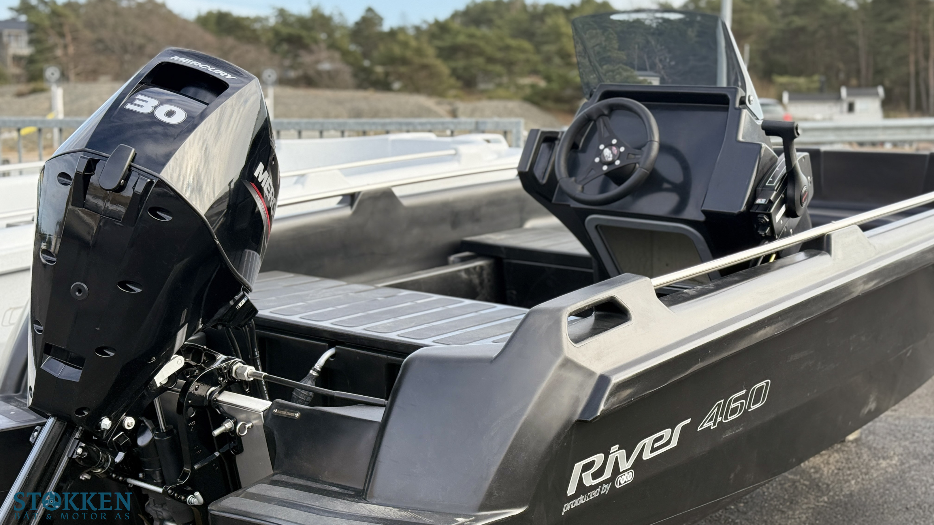 [general.product.image.short] 1 - River River 460 XR - Mercury 30hk - Black 2025