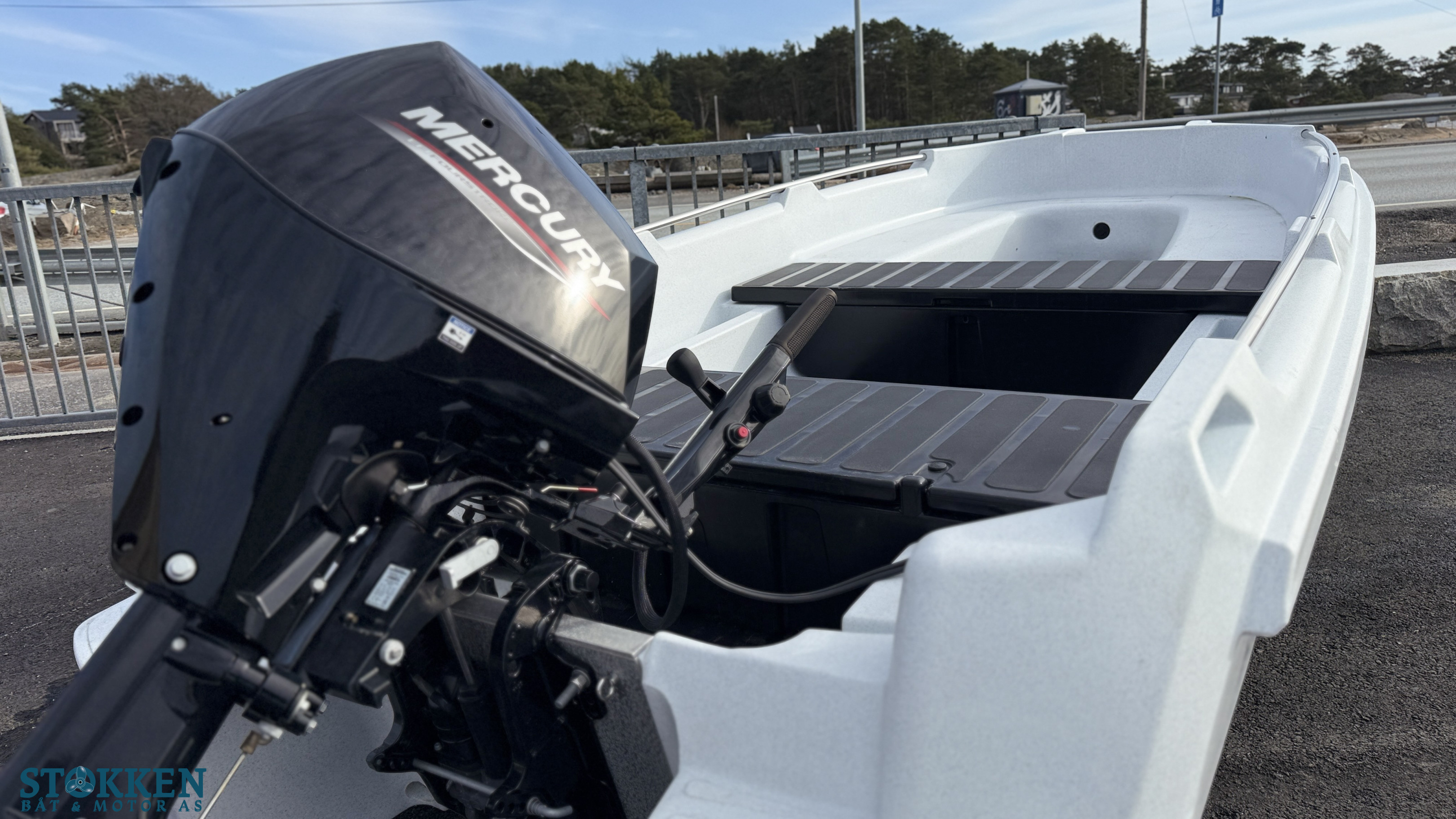 [general.product.image.short] 1 - River RIver 460 SD - Mercury 30hk - White Stone 20