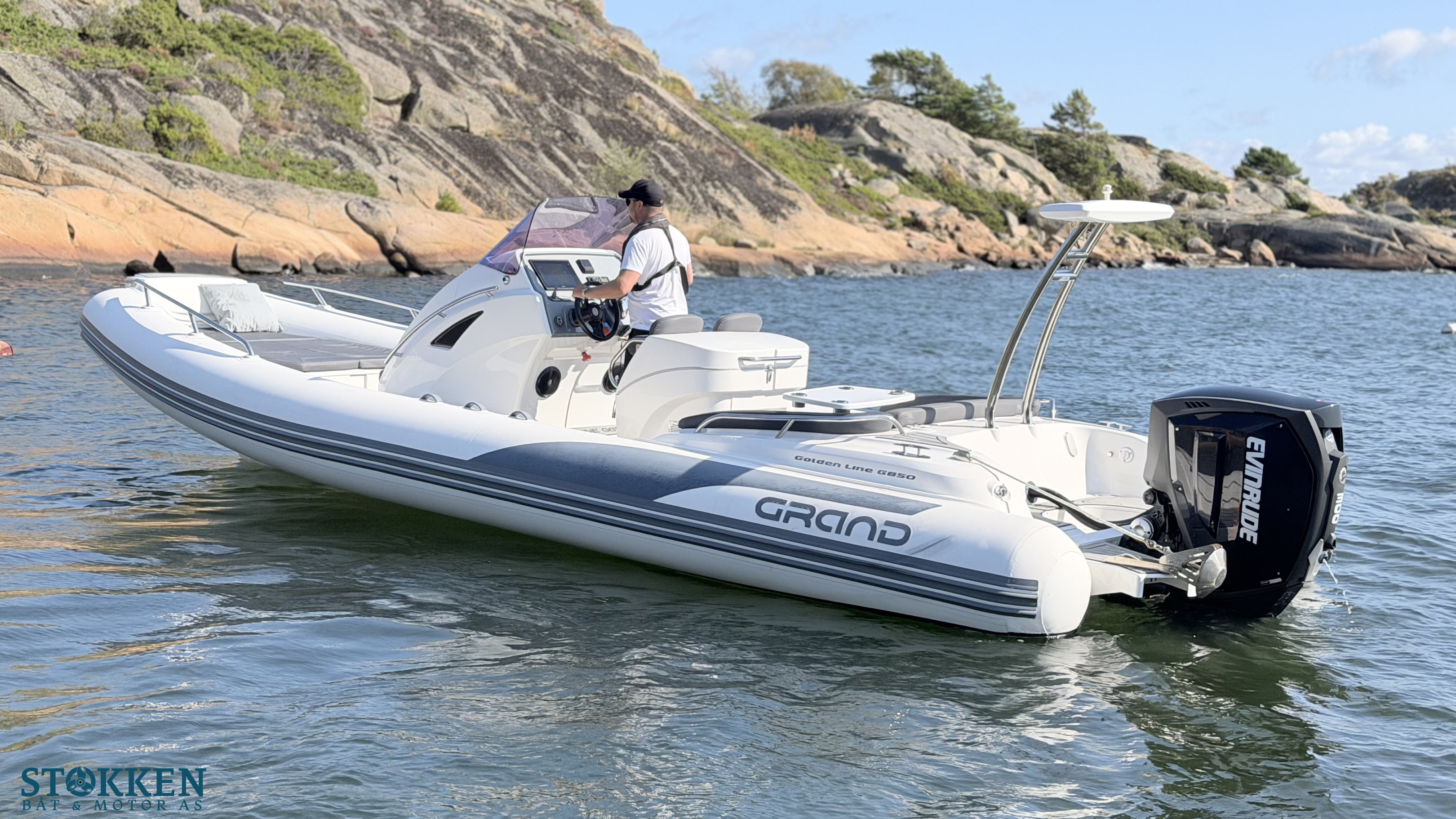 [general.product.image.short] 1 - Grand 850 - Evinrude 300hk G2 - Topp utstyrt RIB 2