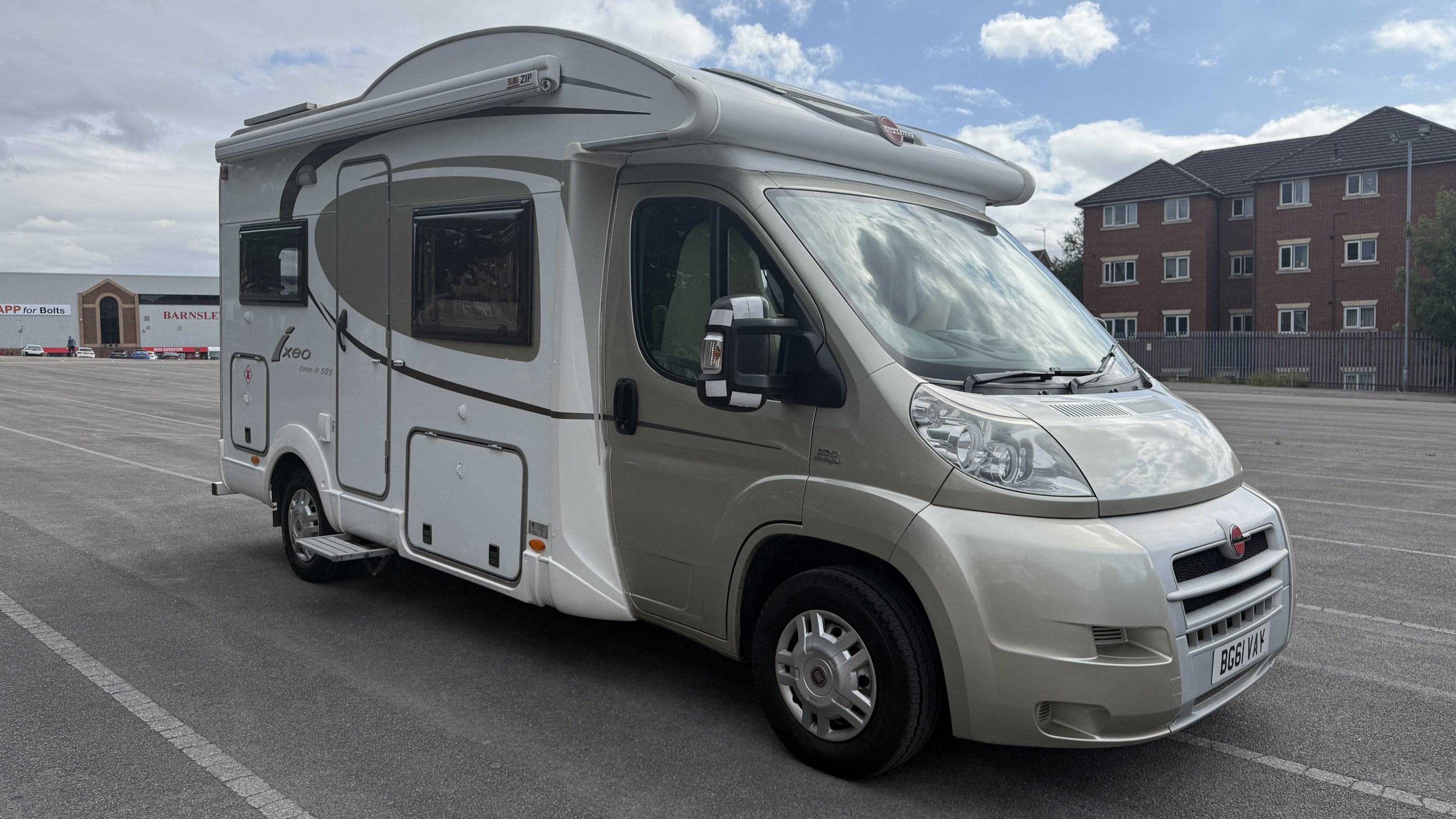 [general.product.image.short] 1 - Burstner IEXEO time It 585 2012