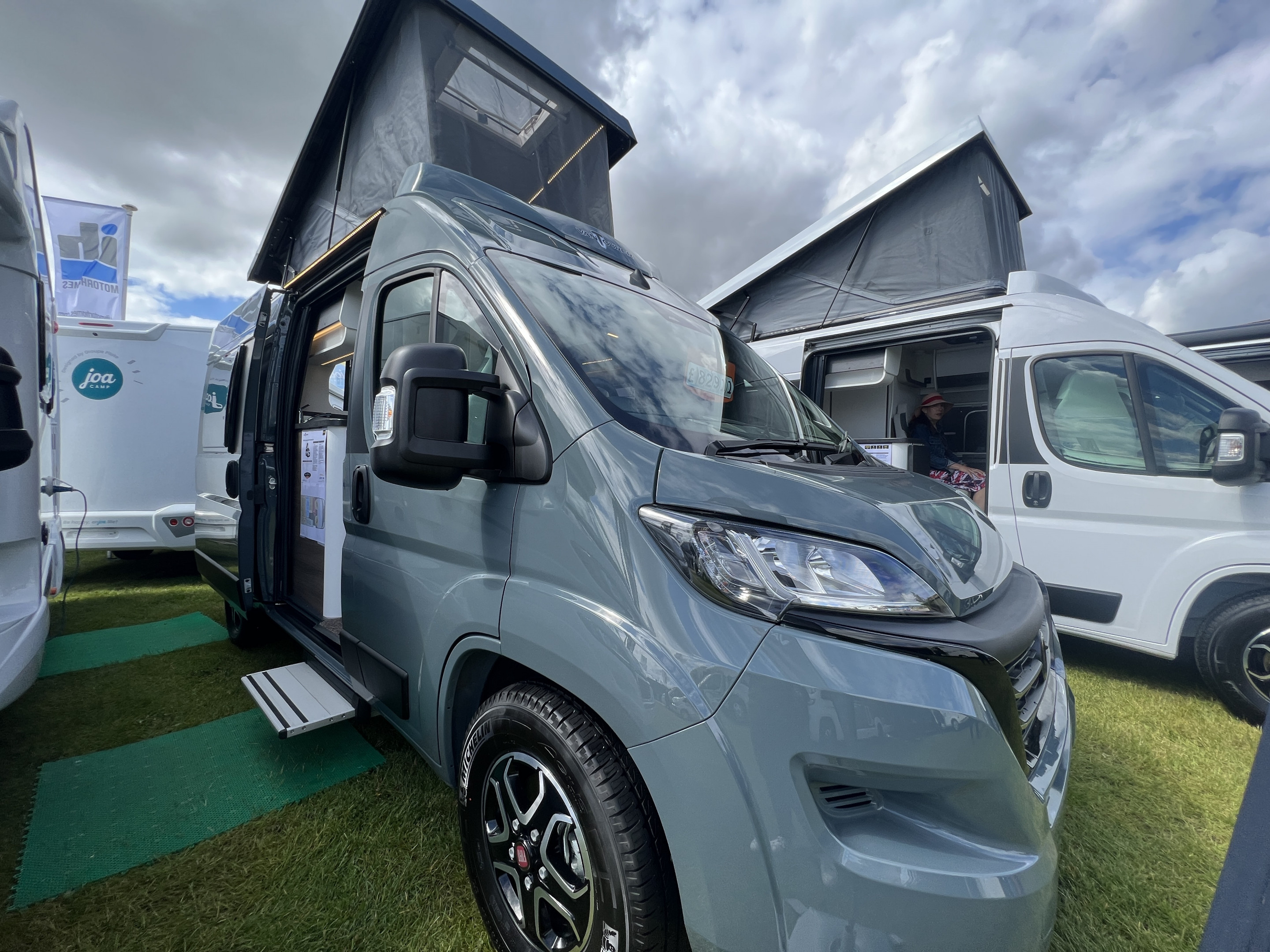 [general.product.image.short] 1 - Knaus Vantourer 540D Pop top and fold down bed  20