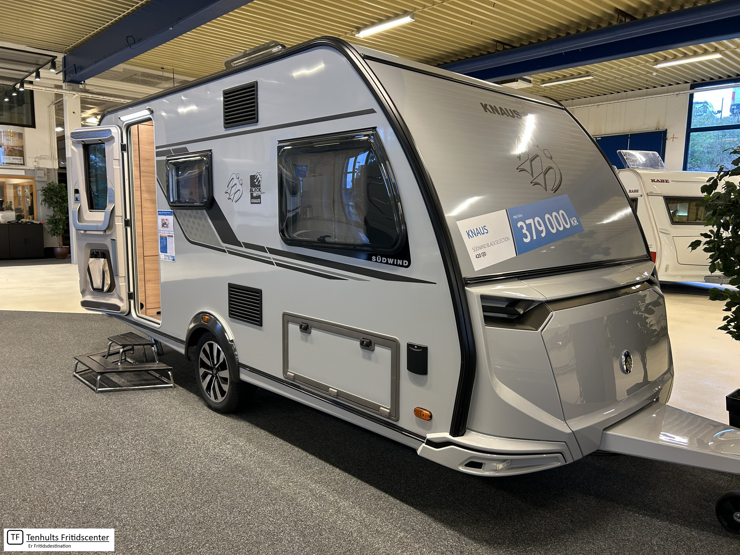 Produktbild 1 - Knaus SÜDWIND BLACK SELECTION 420 QD 2027
