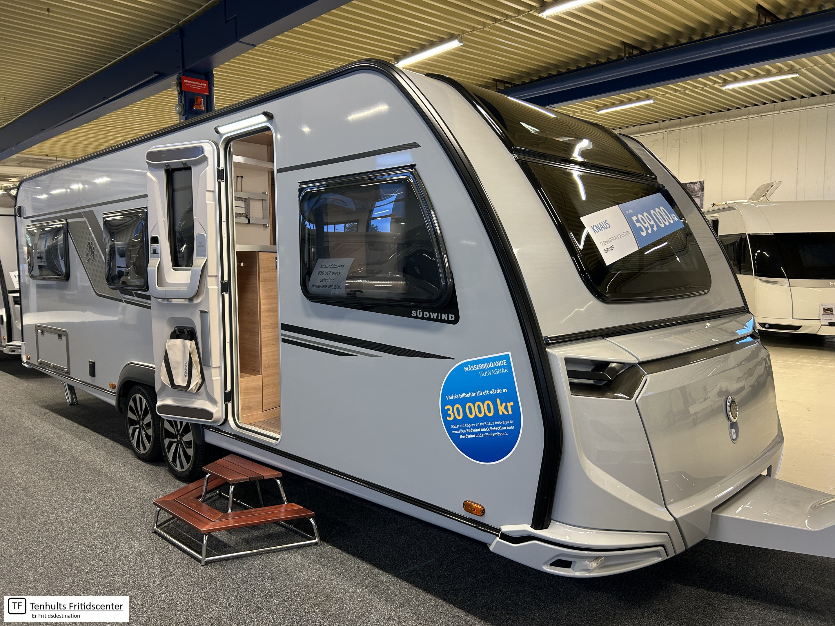 Produktbild 1 - Knaus SÜDWIND BLACK SELECTION 650 UDF 2027