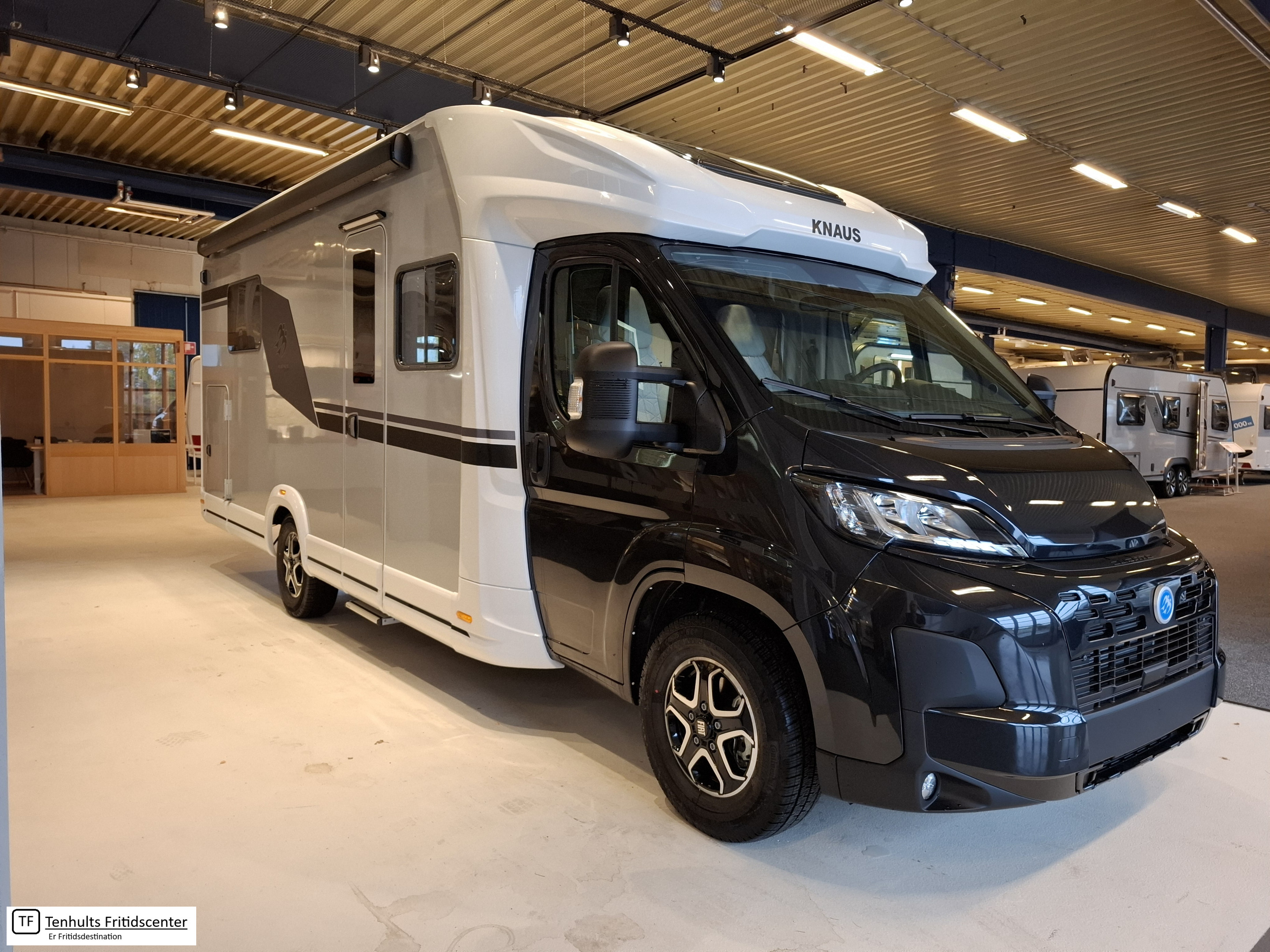 Produktbild 1 - Knaus L!VE WAVE PLATINUM SELECTION 700 DX 2027