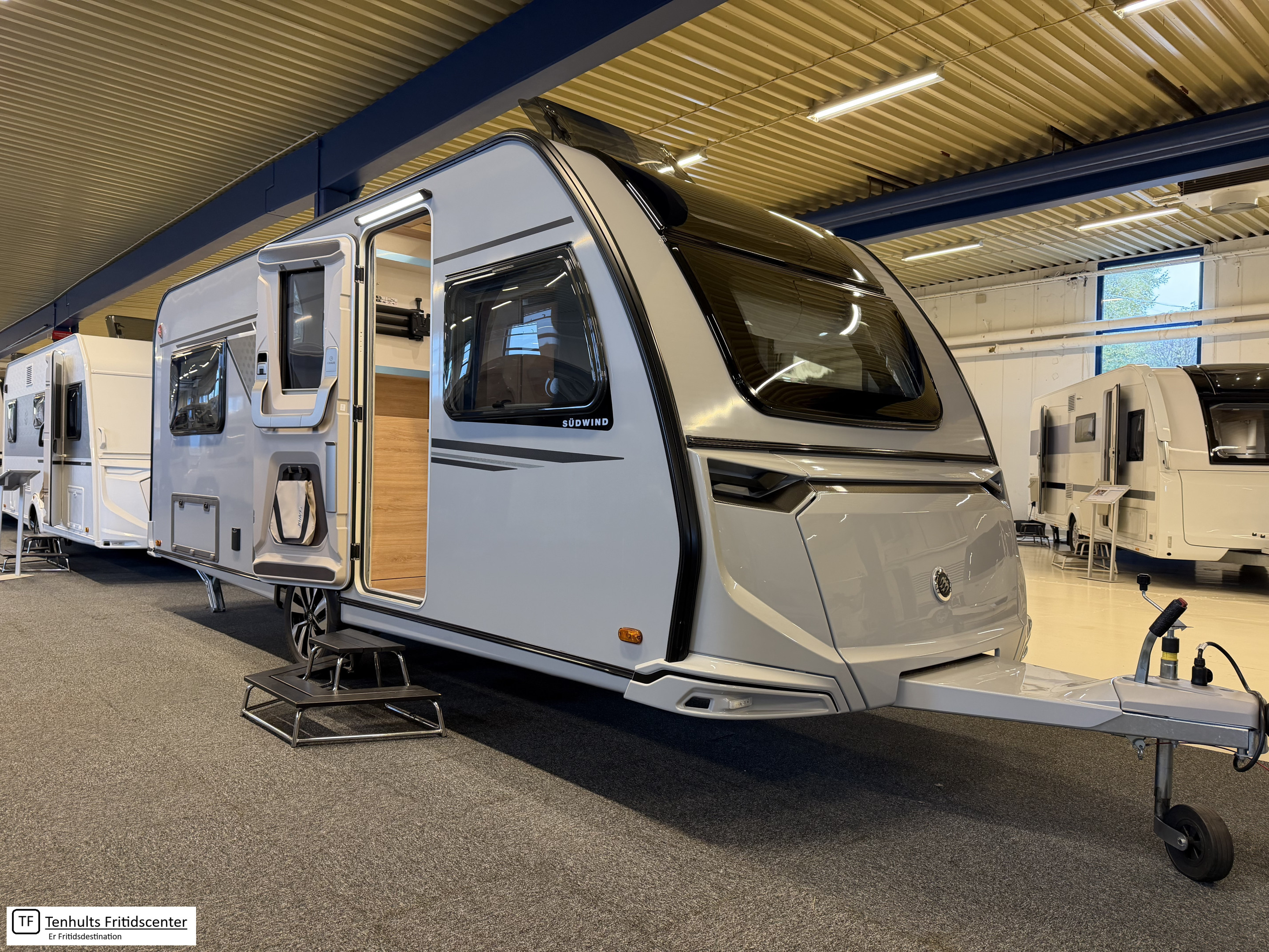 Produktbild 1 - Knaus SÜDWIND BLACK SELECTION 540 UE 2026