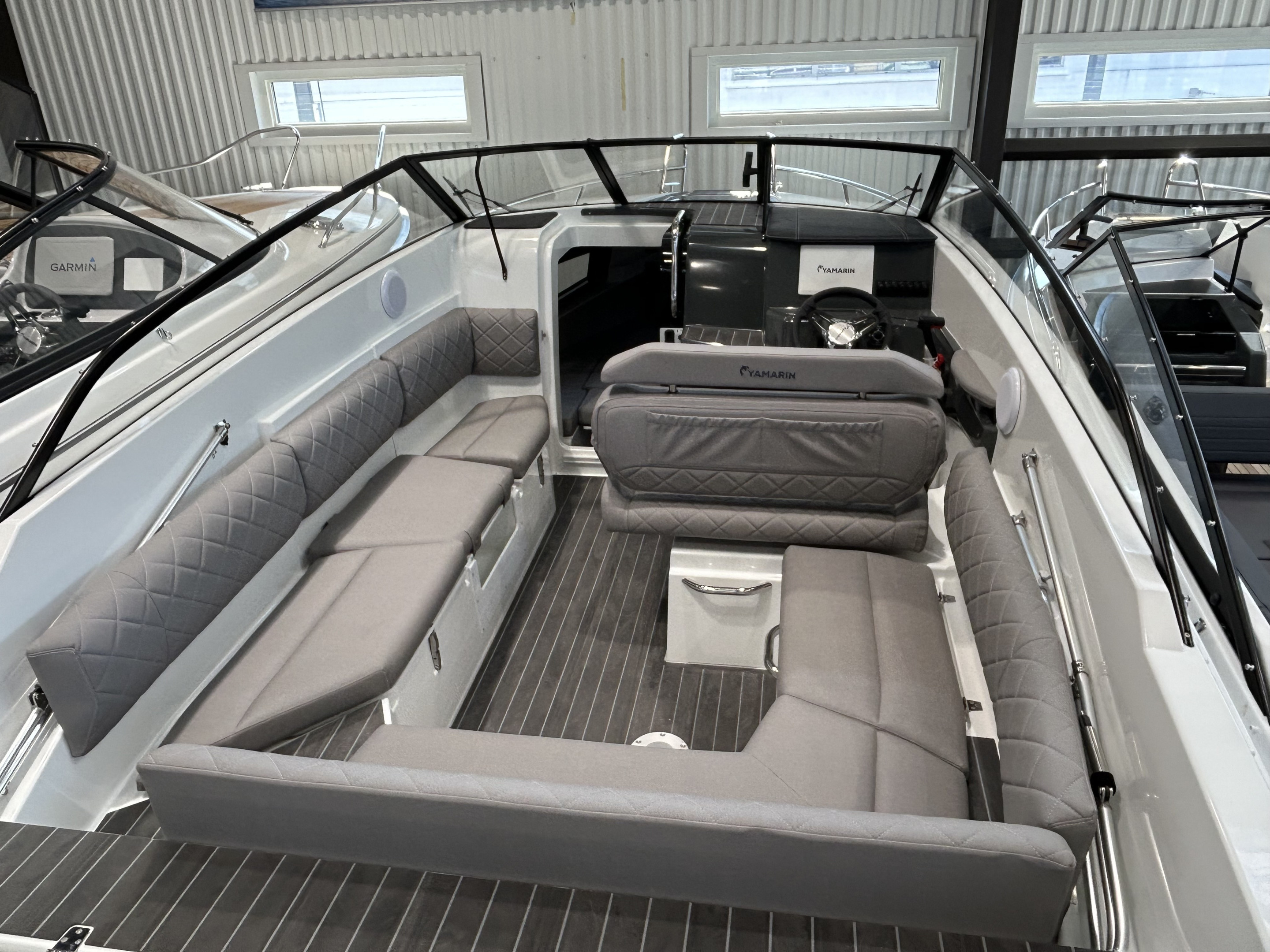 Produktbild 1 - Yamarin 67 DC med F150XB Comfort Edition 2023