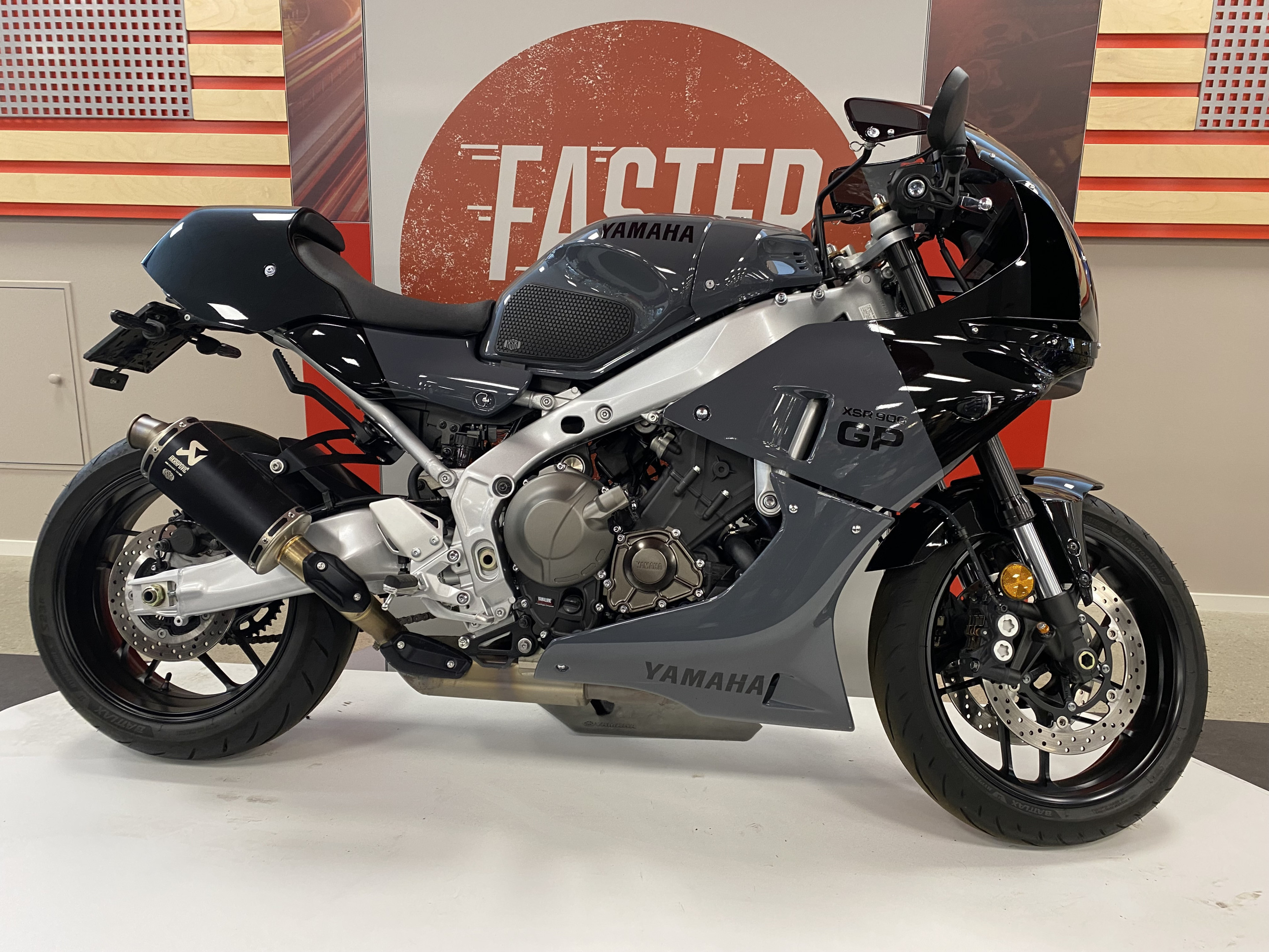 Produktbild 1 - Yamaha XSR900 GP Demo Extrautrustad! 2024