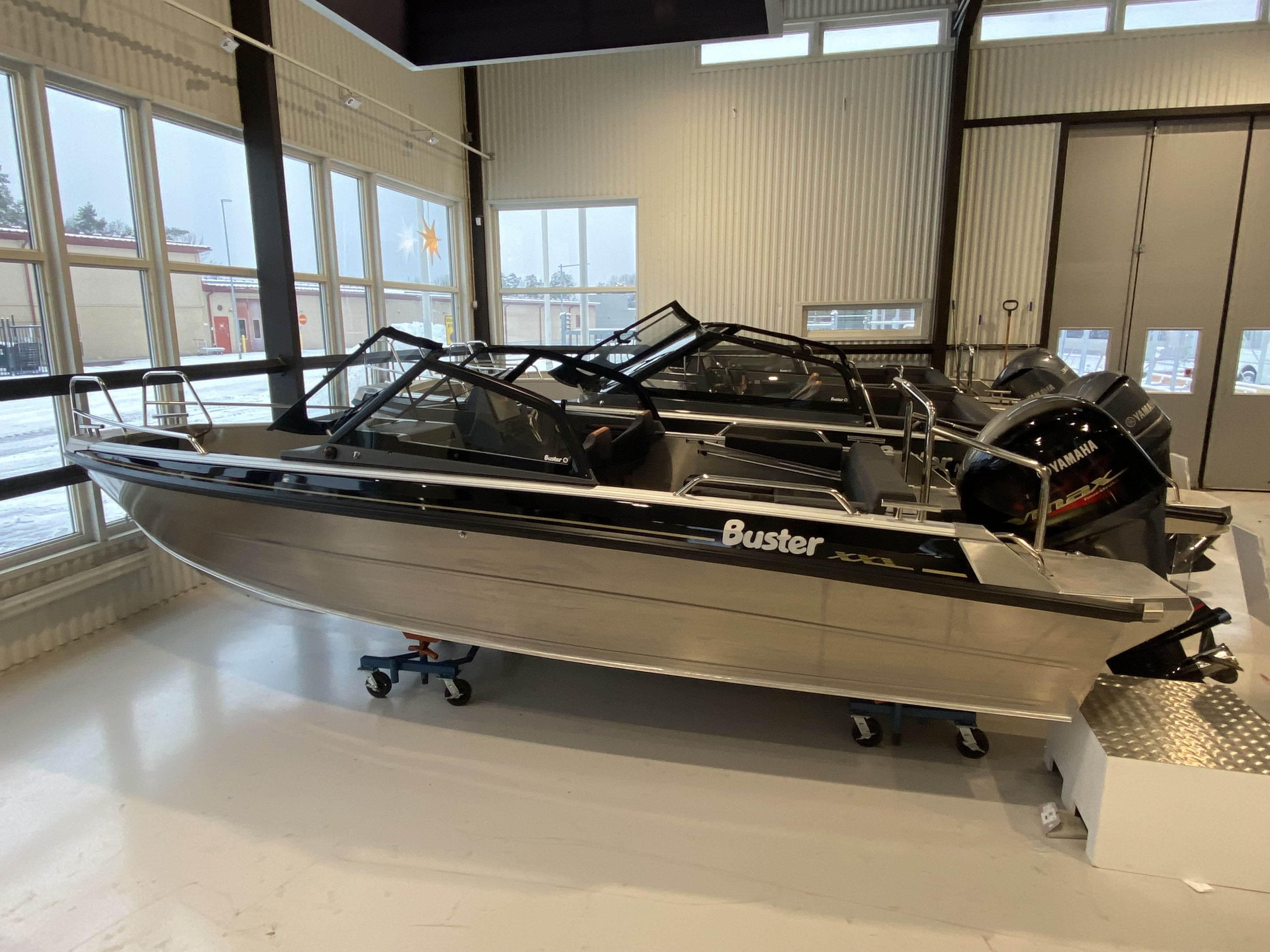 Produktbild 1 - Buster XXL V MAX ink Yamaha VF150XA 2024