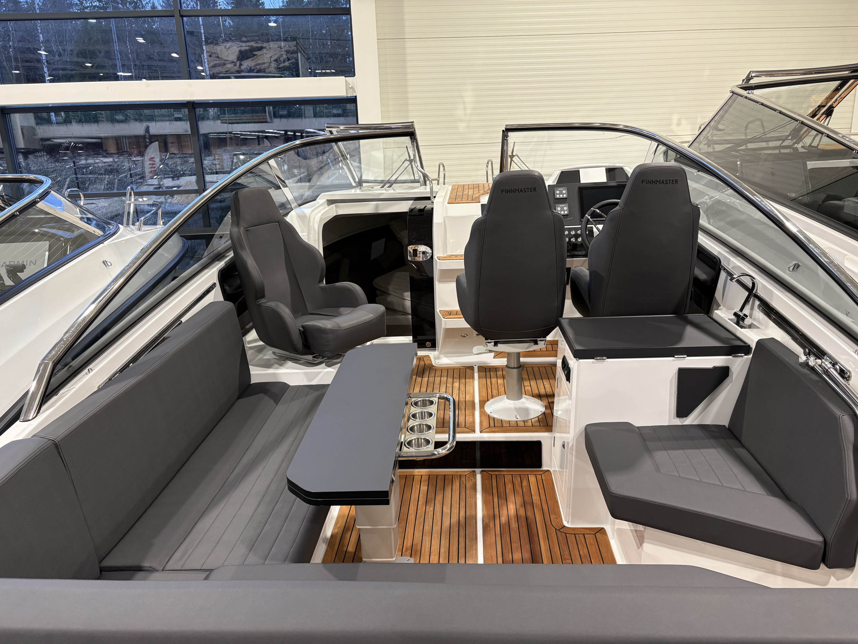 Produktbild 1 - Finnmaster T8 2024 ink. Yamaha F300 XSB2 2026 2024