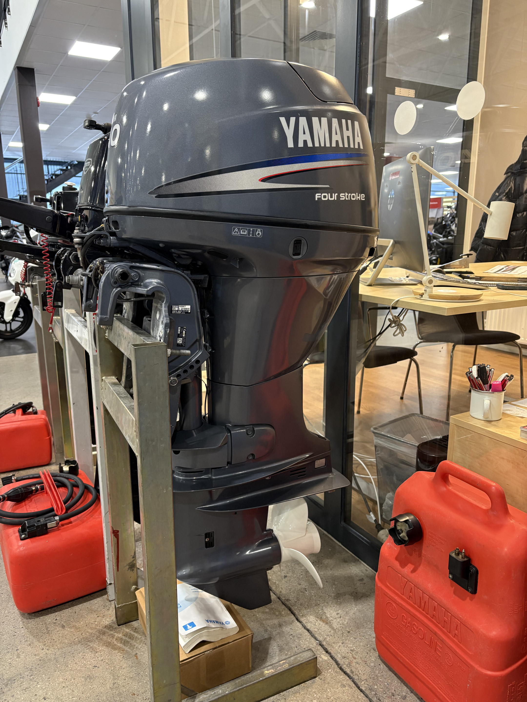 Produktbild 1 - Yamaha F40  2004