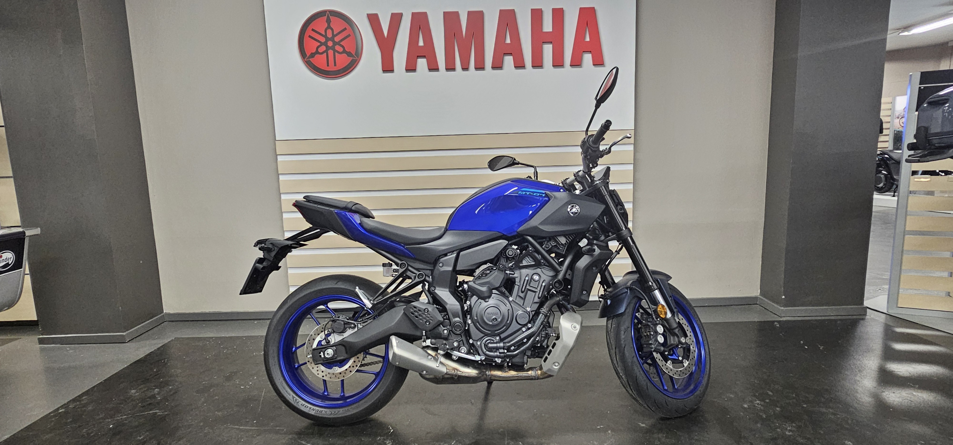 Produktbild 1 - Yamaha MT-07 Y-AMT 2025 DPBMC (ICONE BLUE) 2025