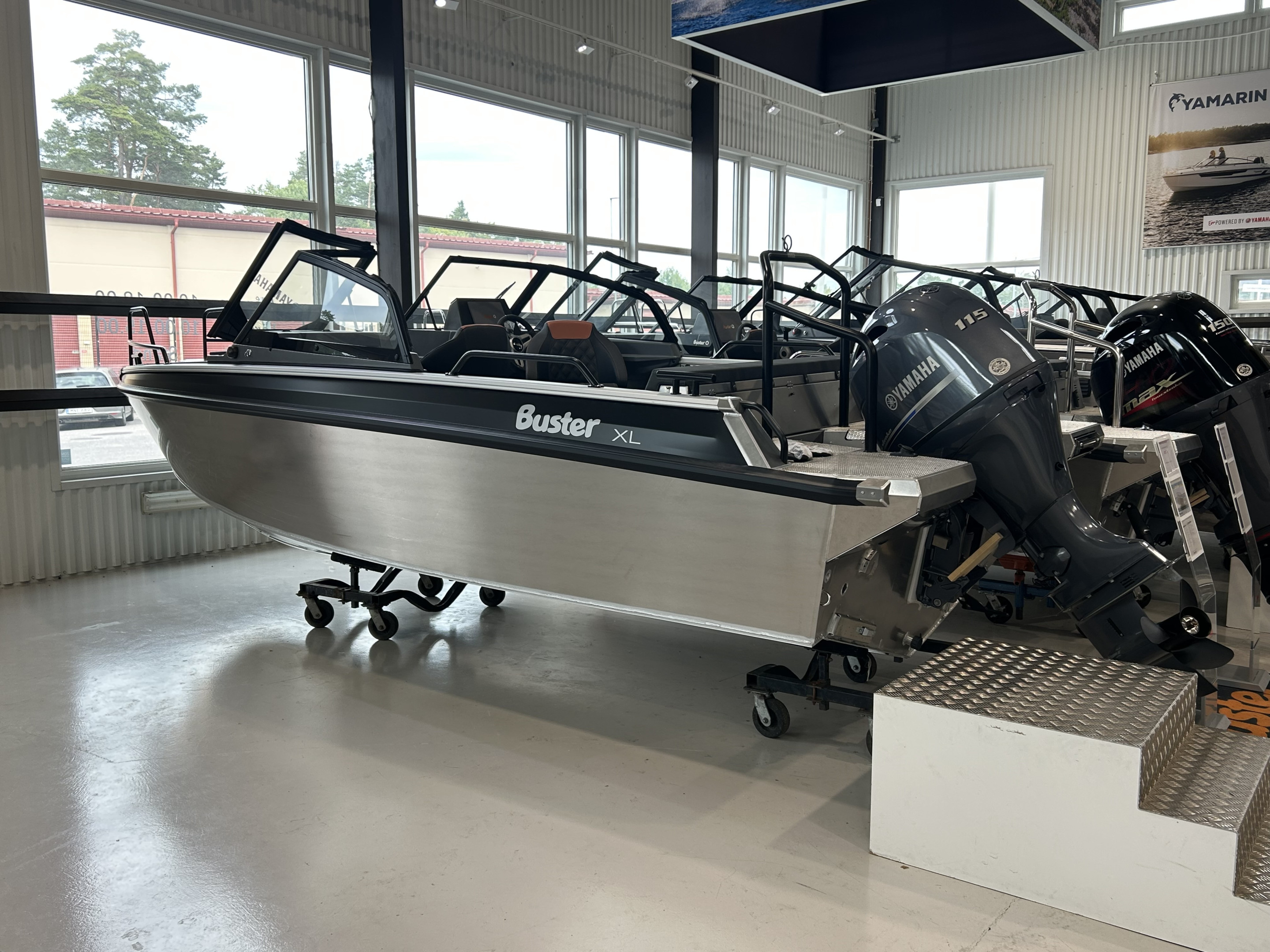 Produktbild 1 - Buster XL ink. F115XB BLACK EDITION 2025