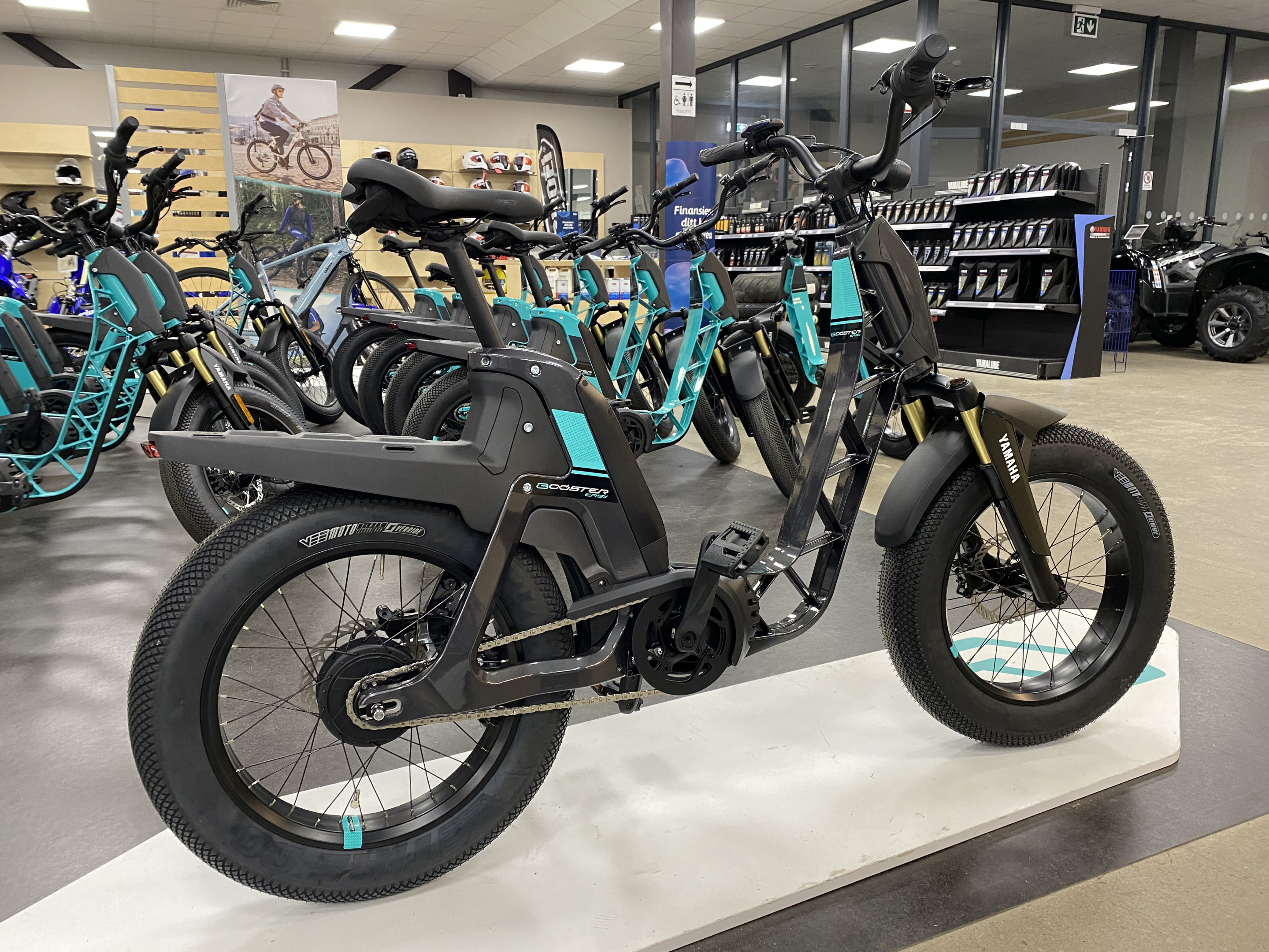 Produktbild 1 - Yamaha Booster Easy Tech Graphite Kampanj! 2025