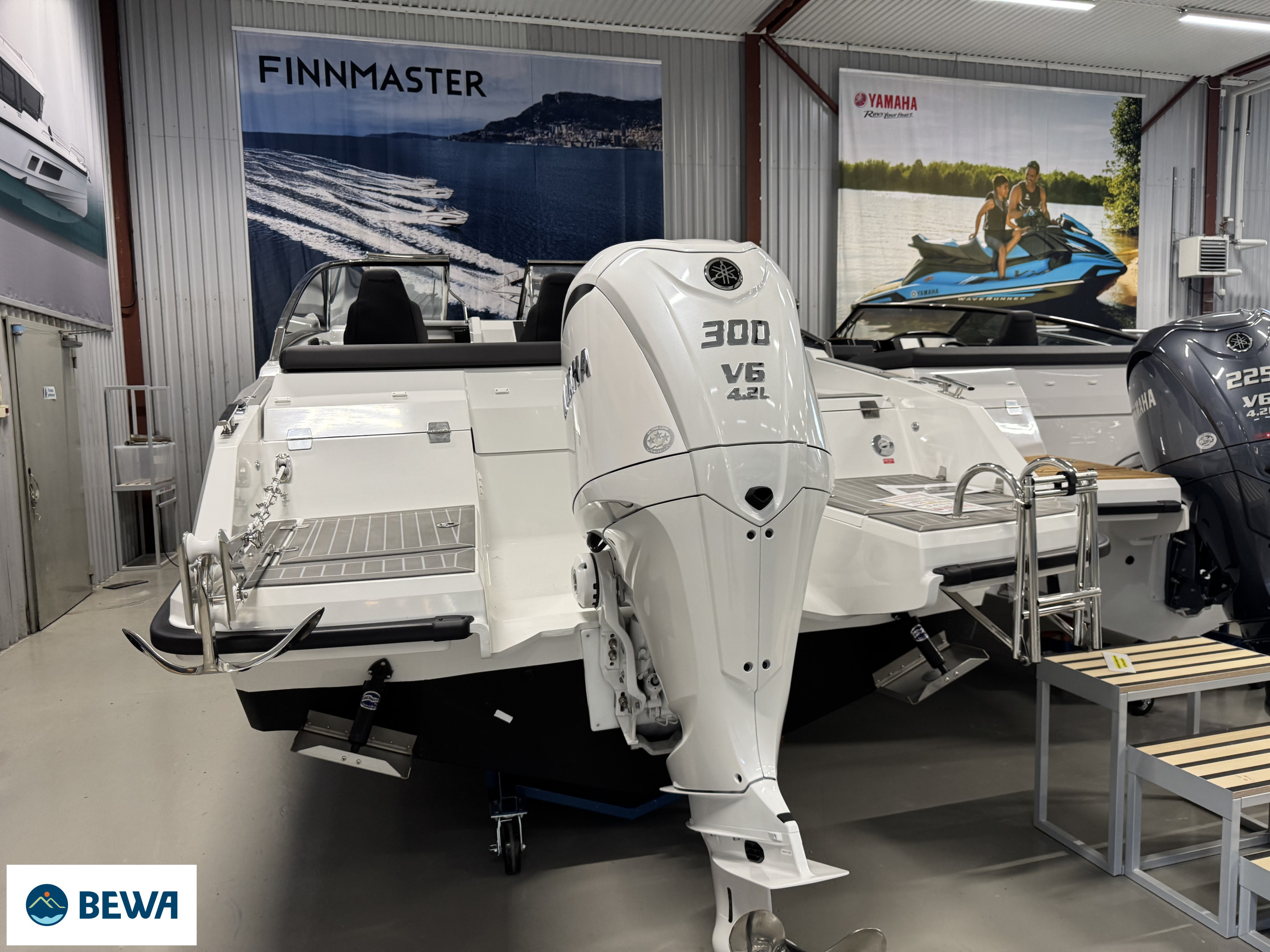 Produktbild 1 - Finnmaster T8 F300  2024