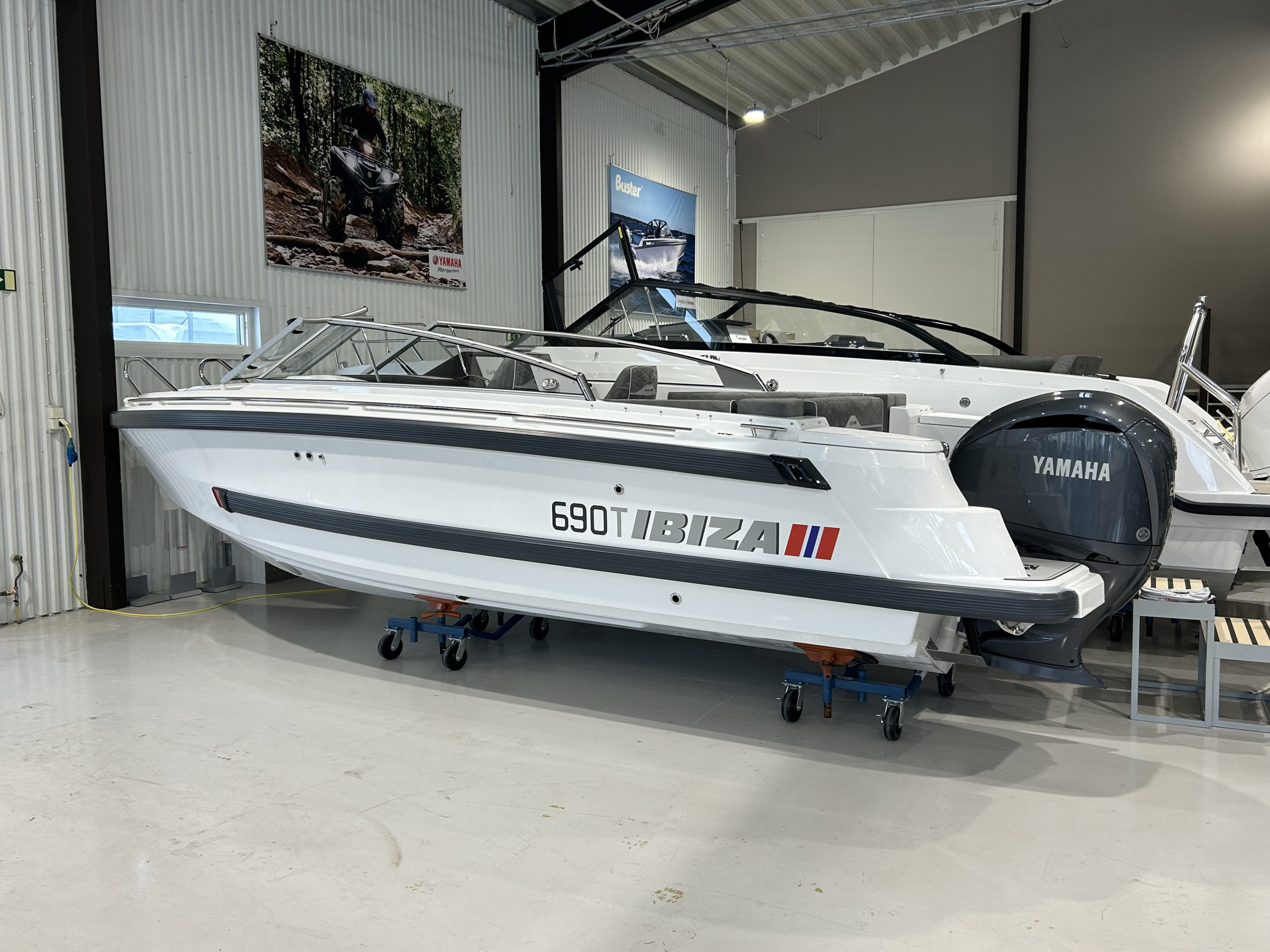 Produktbild 1 - Ibiza 690 Touring Yamaha F225 XCB  2026