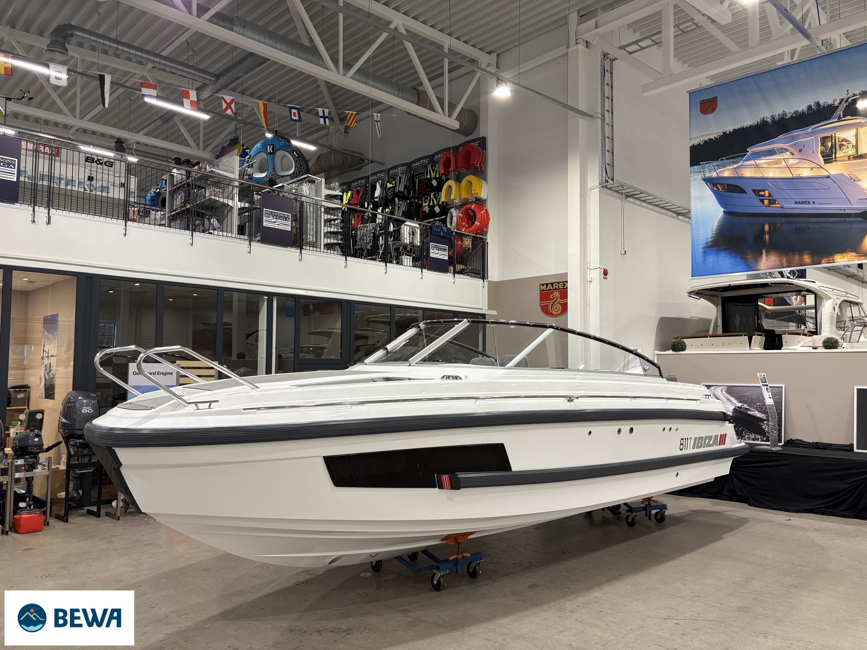 Produktbild 1 - Ibiza 811 Touring Yamaha F350 XSA2 White  2026