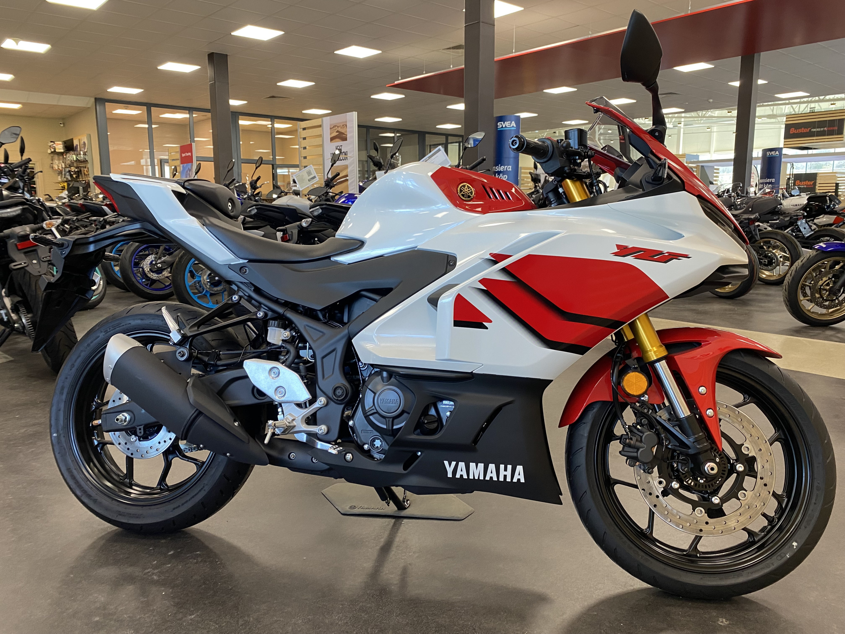 Produktbild 1 - Yamaha YZF-R3 Anniversary White          2026