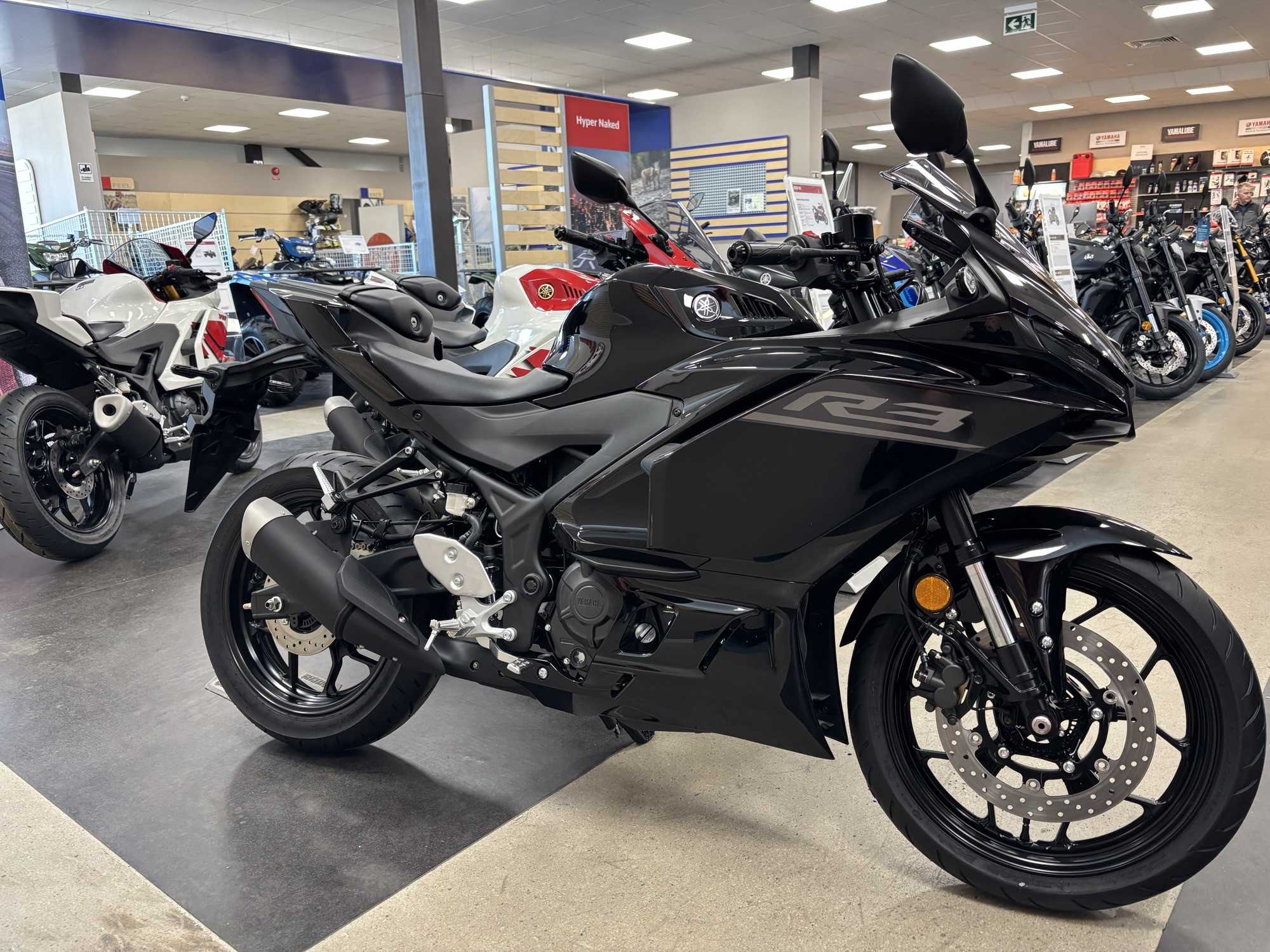 Produktbild 1 - Yamaha YZF-R3 Midnight Black             2026