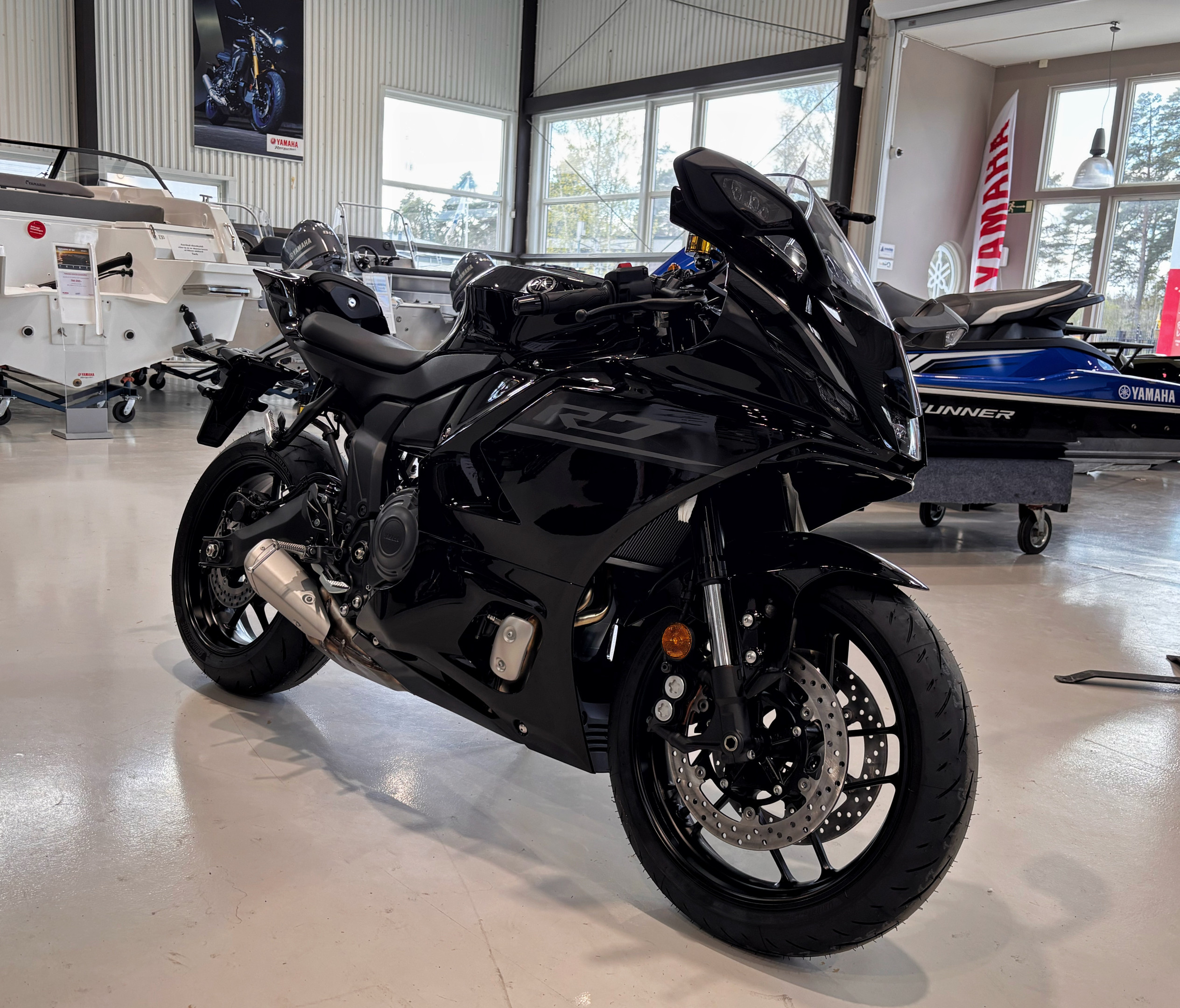 Produktbild 1 - Yamaha YZF-R7 Tech Black 2026