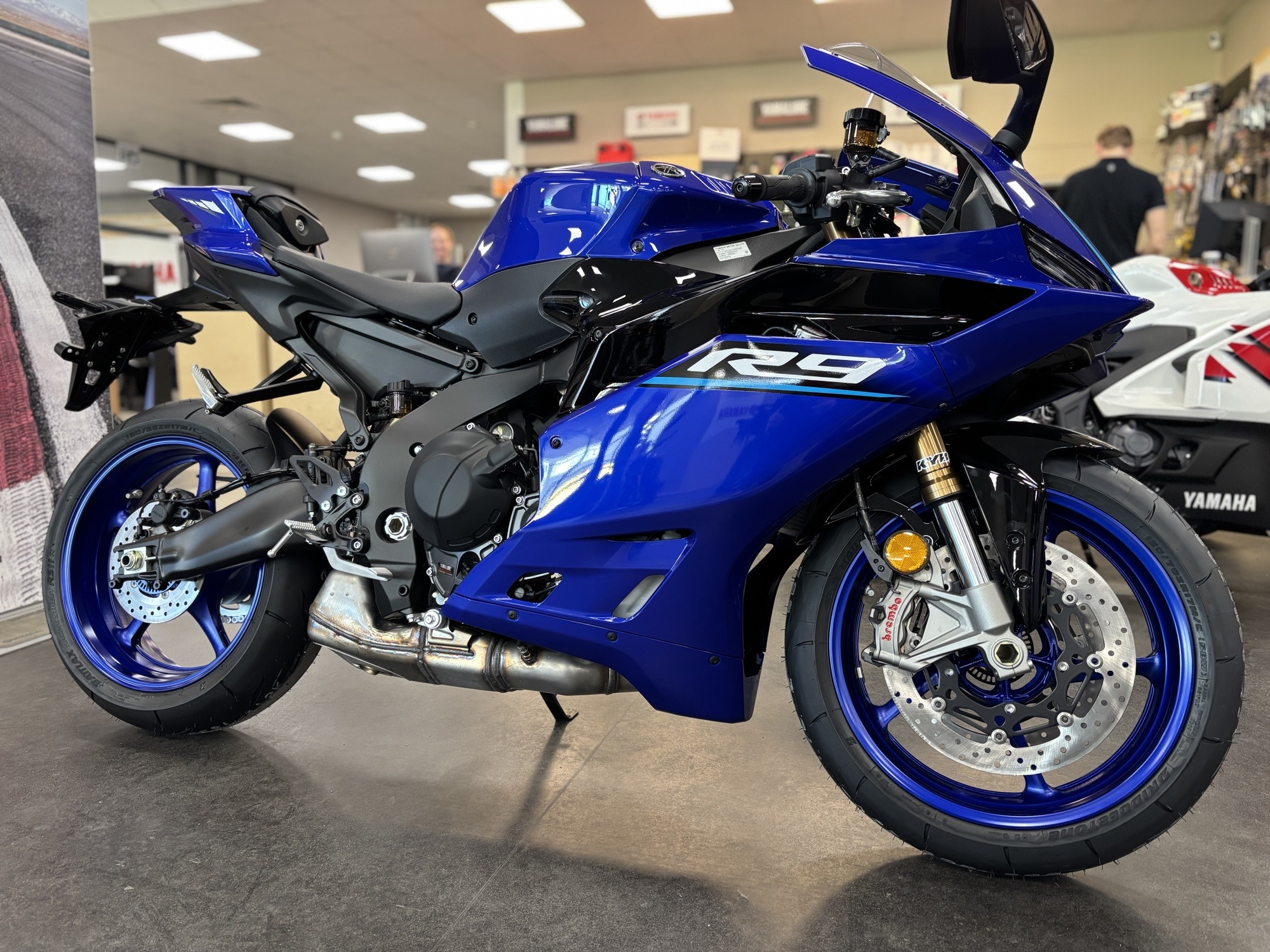 Produktbild 1 - Yamaha YZF-R9 Icon Blue       2026