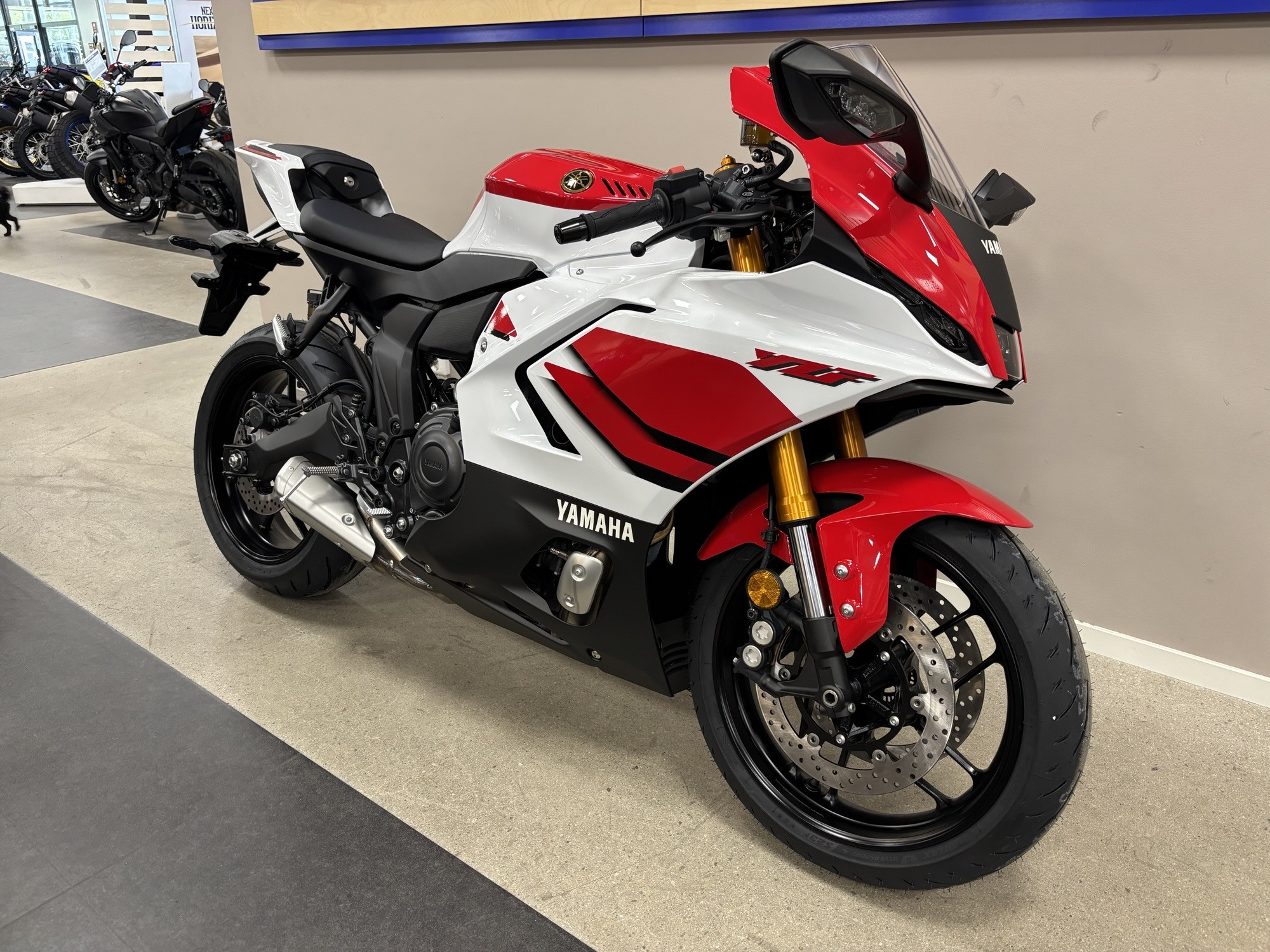 Produktbild 1 - Yamaha YZF-R7 White aniversary  2026
