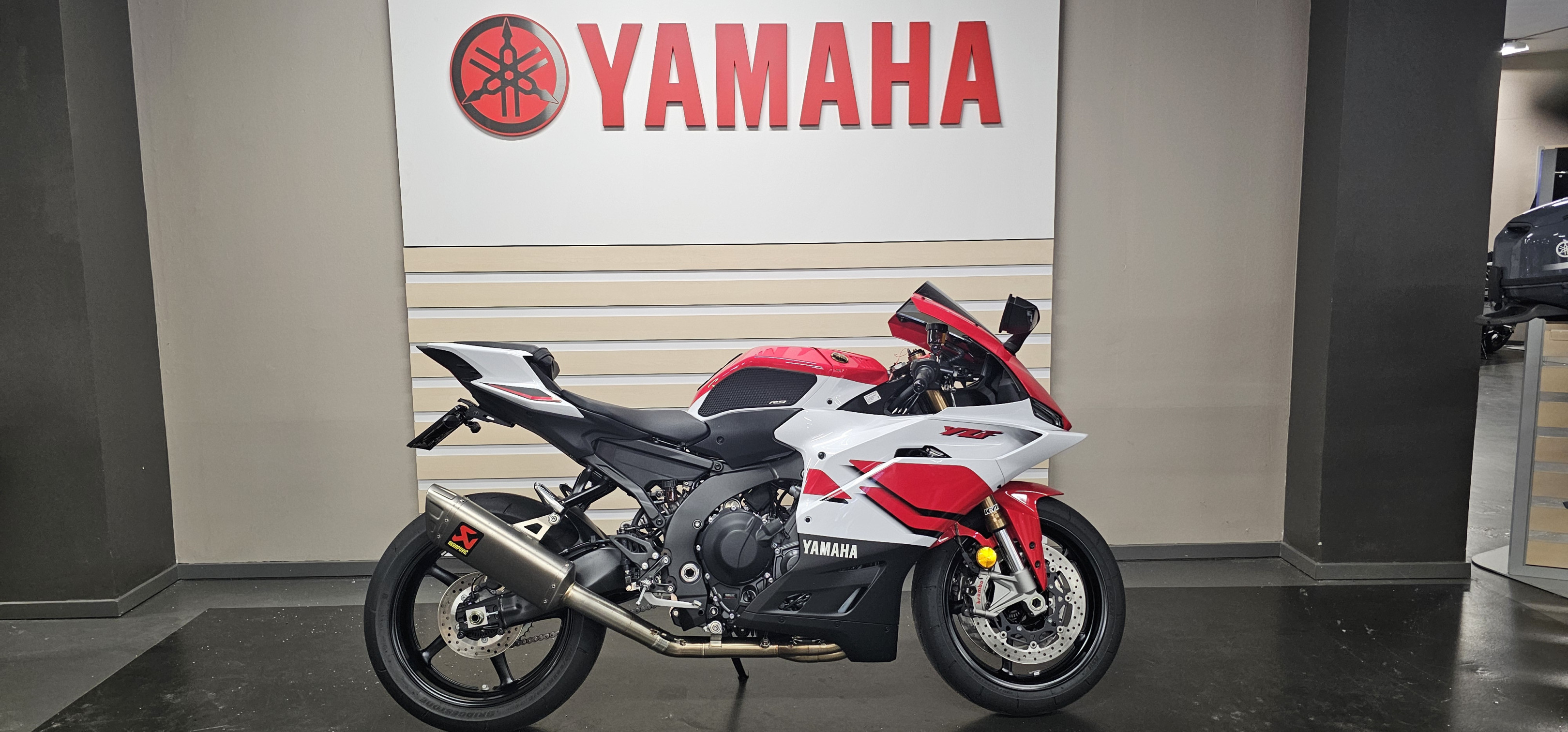 Produktbild 1 - Yamaha YZF-R9 70th Anniversary White (Demo) 2026