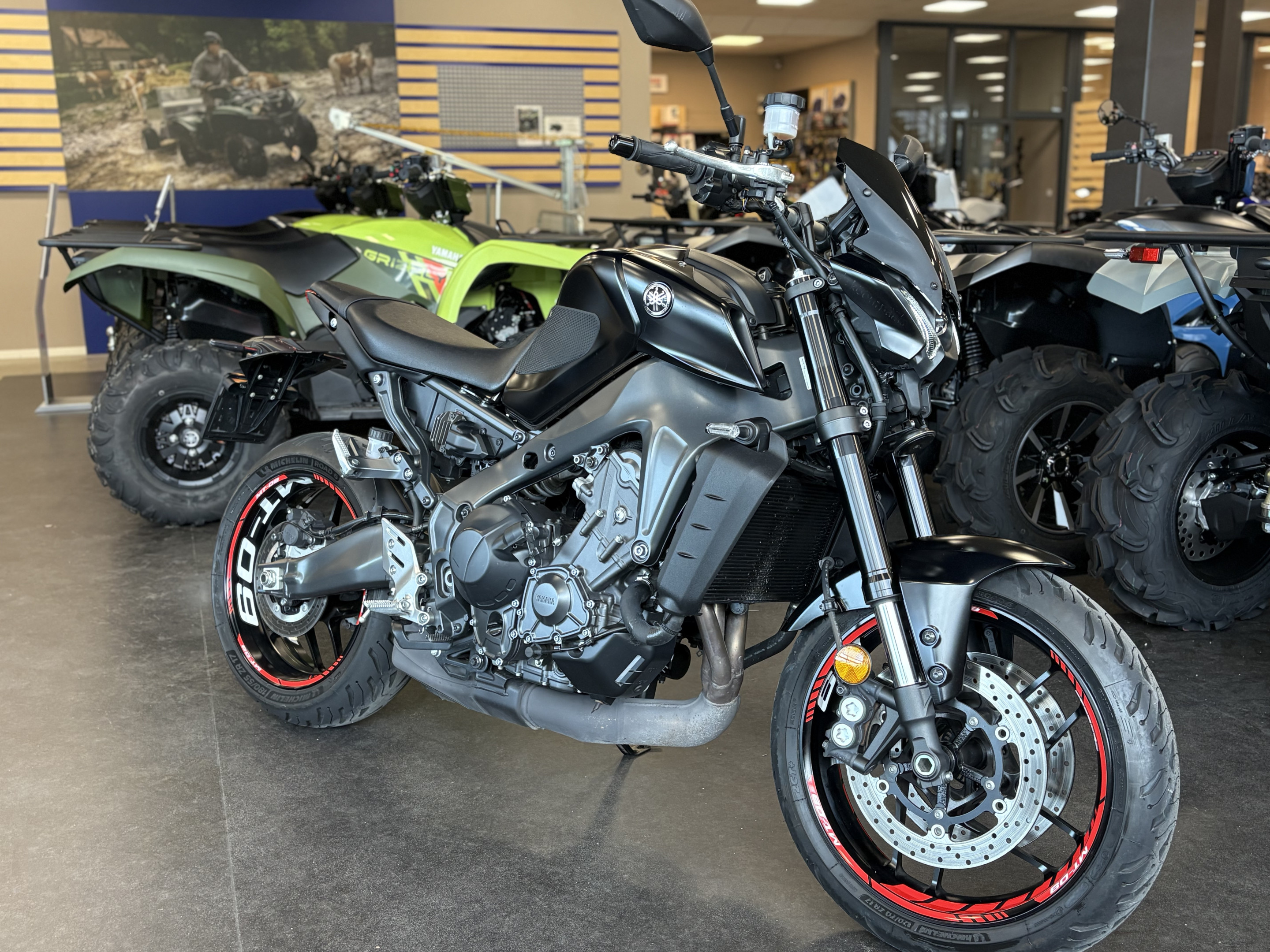 Produktbild 1 - Yamaha Mt-09 Fint skick! Nyservad och nya däck!  2