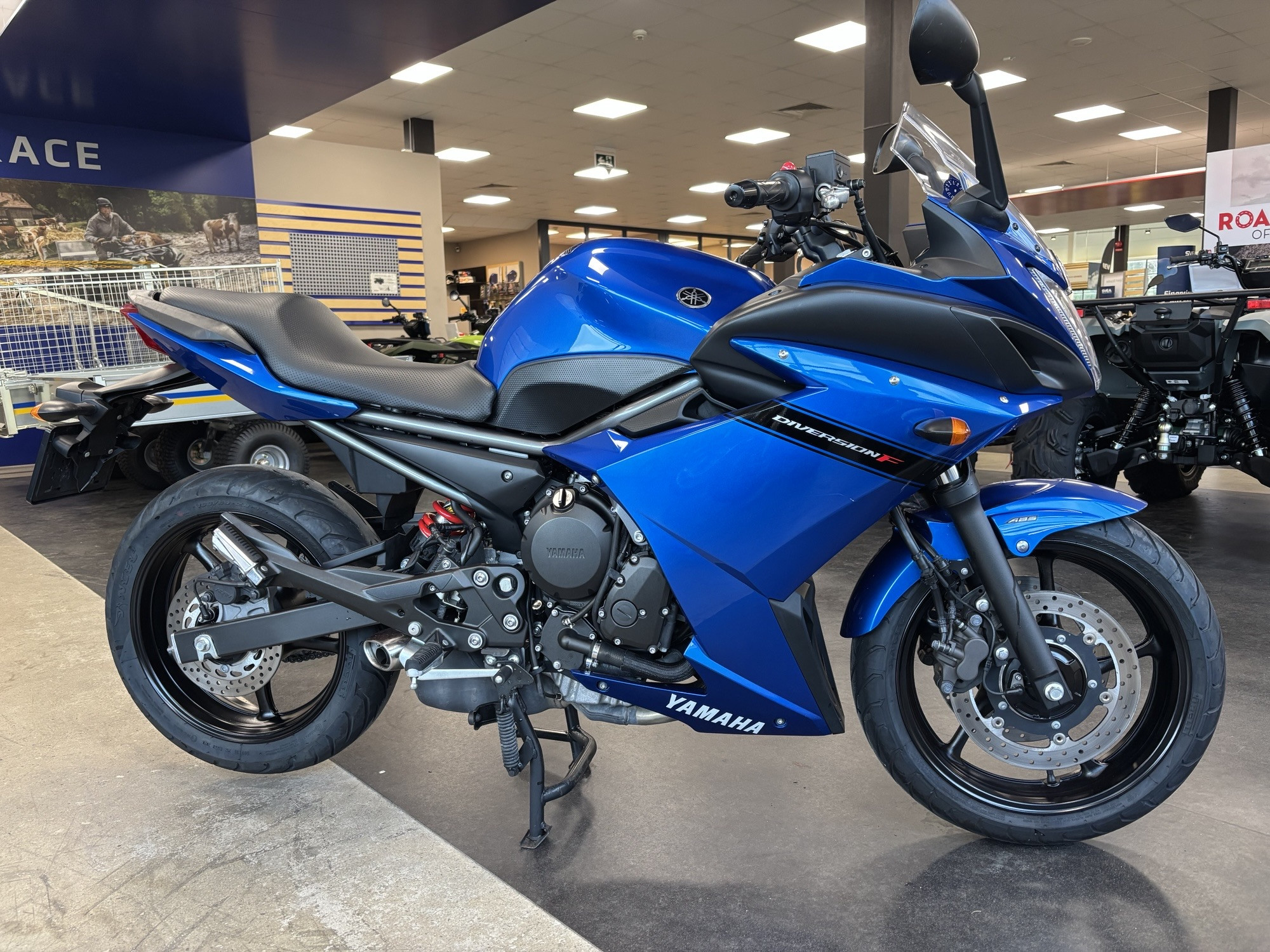 Produktbild 1 - Yamaha XJ6 DIV. F ABS 2010