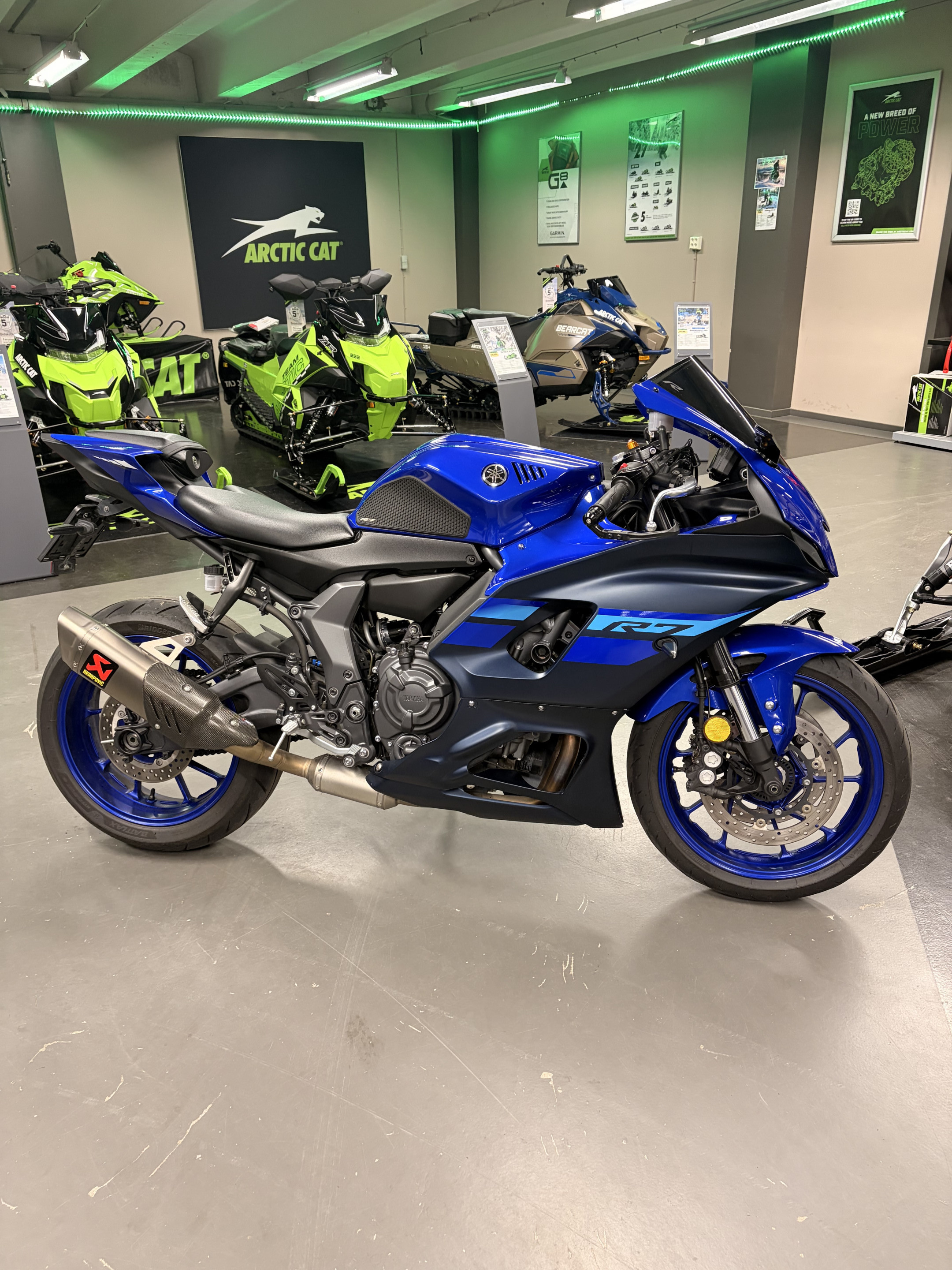 Produktbild 1 - Yamaha YZF-R7 2024