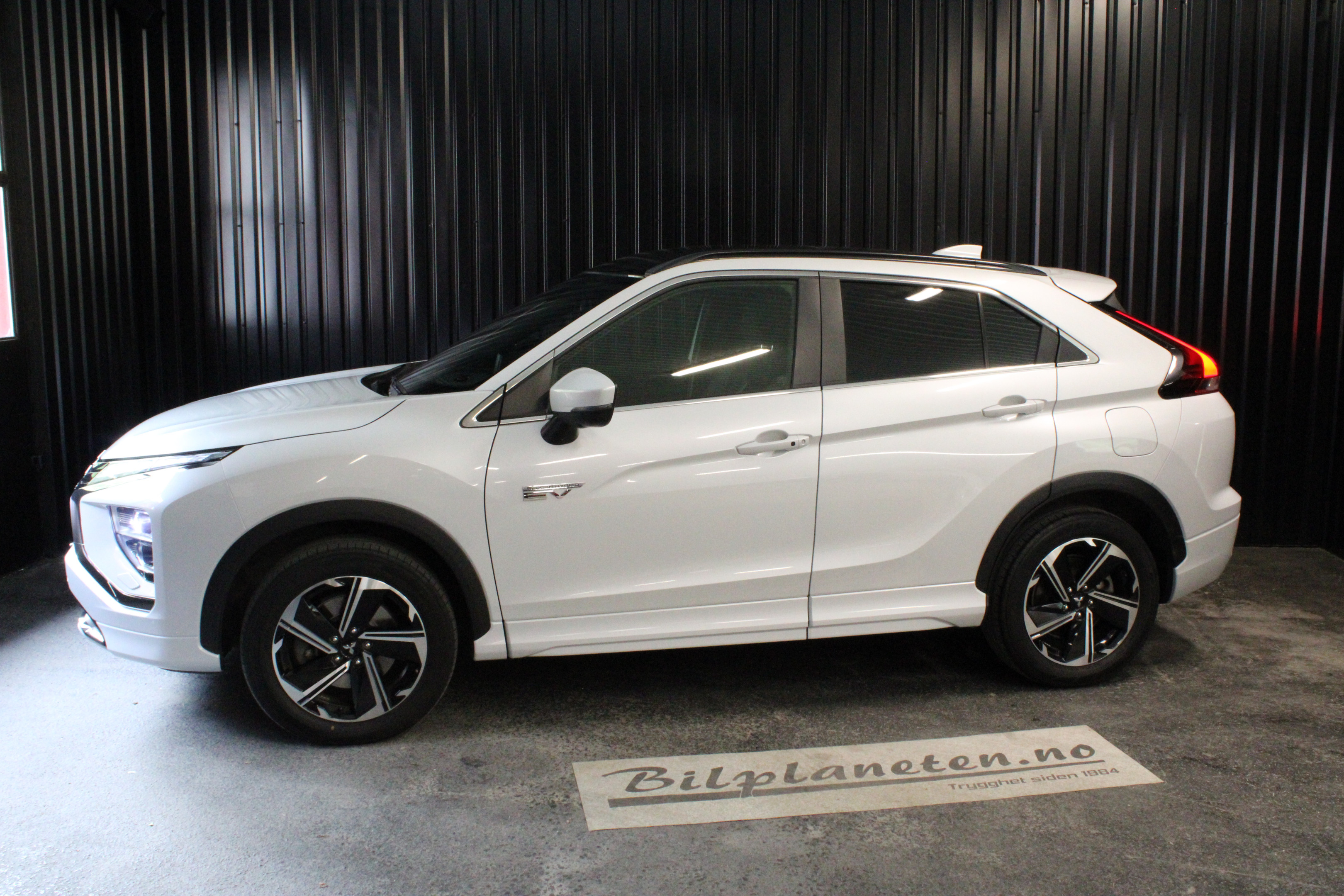 [general.product.image.short] 1 - Mitsubishi Eclipse Cross Instyle+ PHEV 4WD 2021
