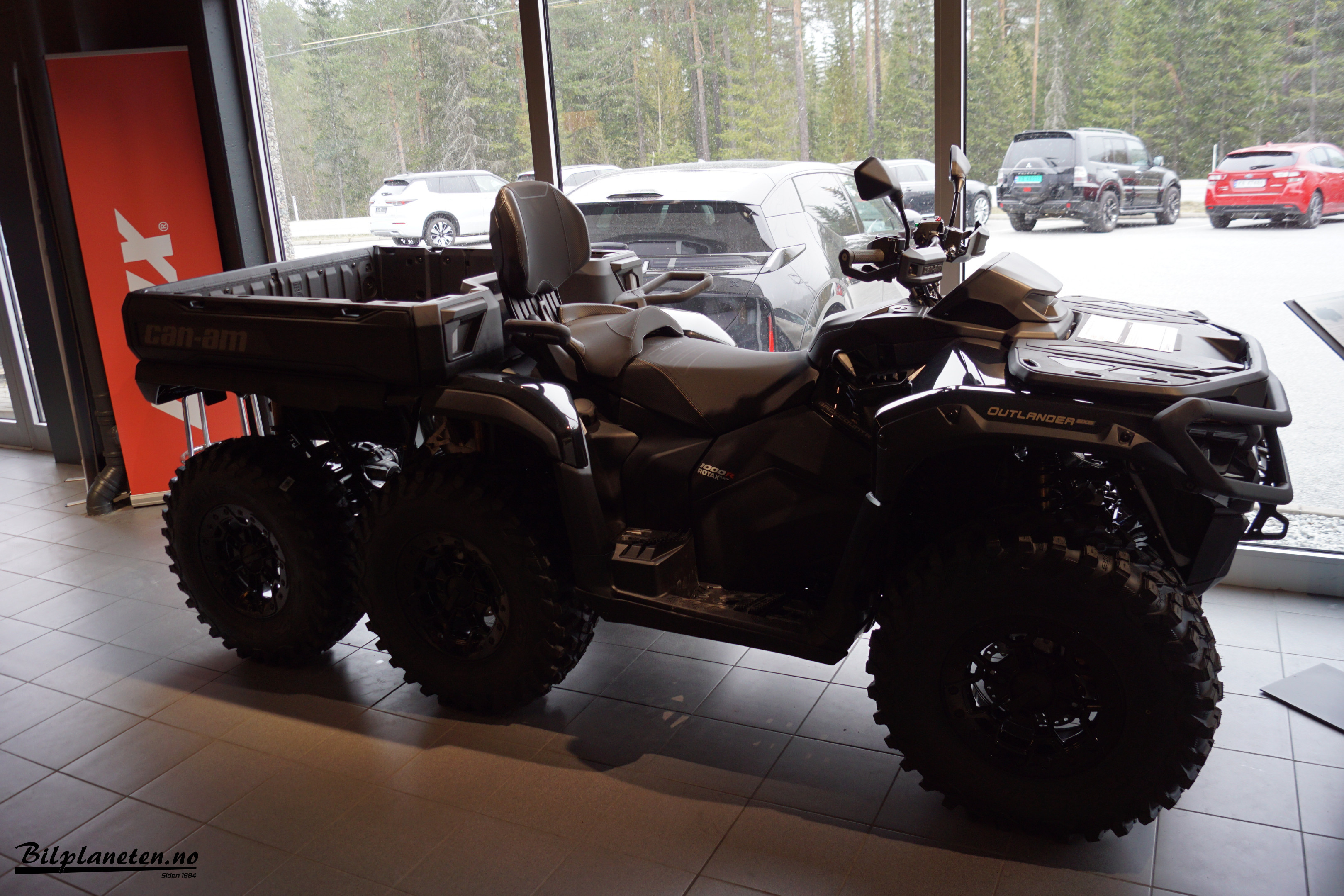 [general.product.image.short] 1 - Can-Am Outlander MAX 6x6 Backcountry 1000R 2026