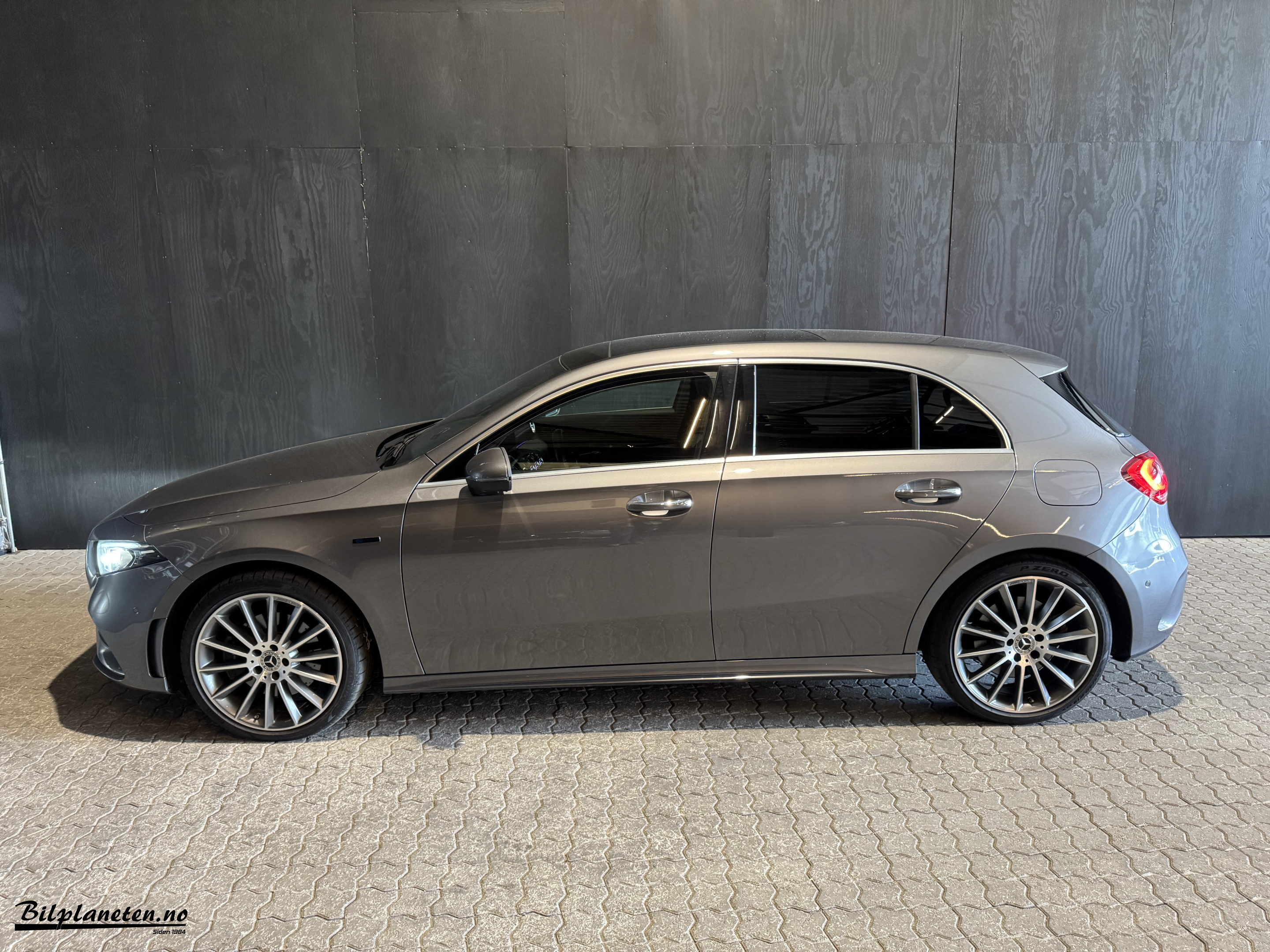 [general.product.image.short] 1 - Mercedes-Benz A 250 e AMG 2020