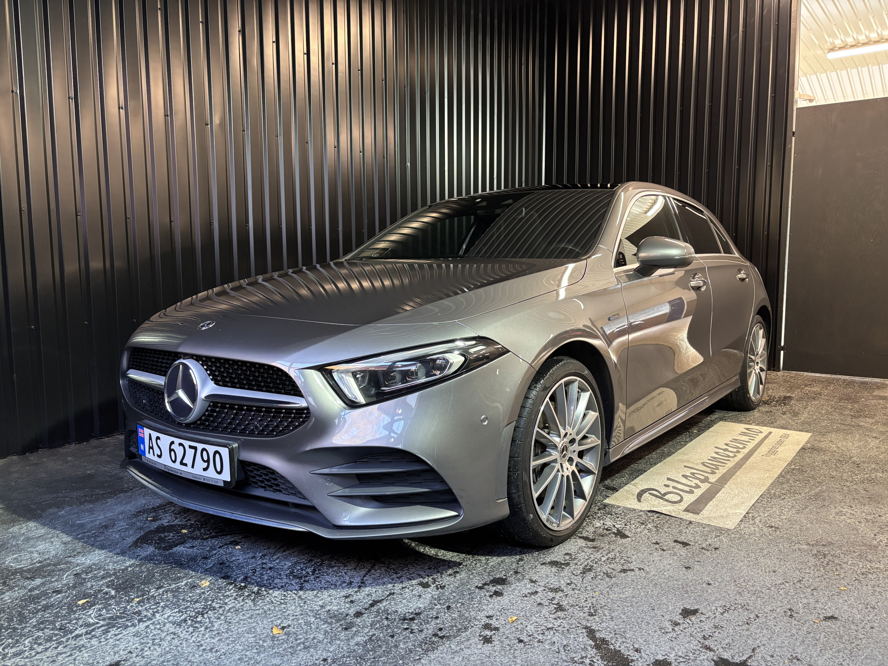 [general.product.image.short] 1 - Mercedes-Benz A 250 e AMG 2020