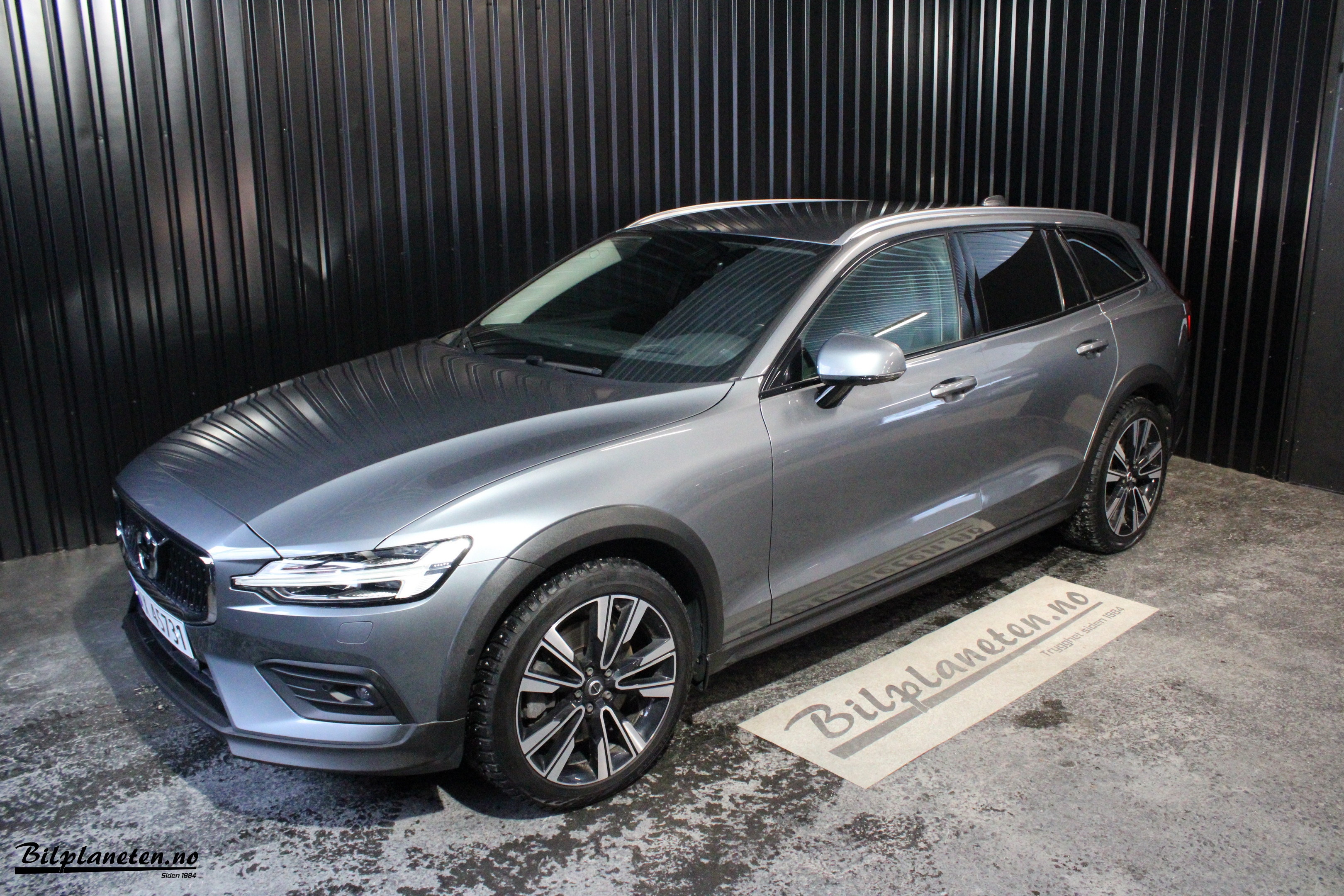 [general.product.image.short] 1 - Volvo V60 Cross Country 2019