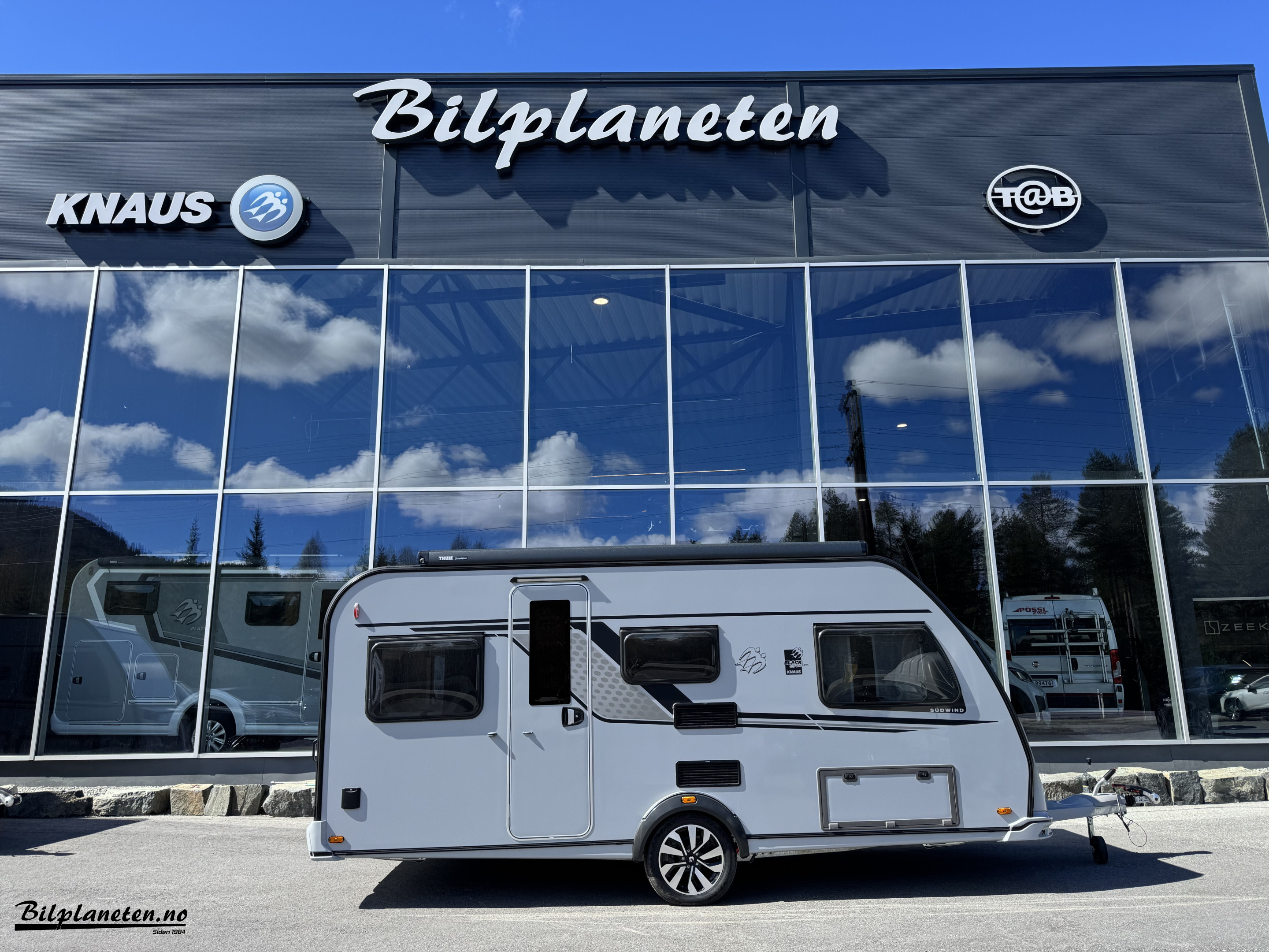 [general.product.image.short] 1 - Knaus SÜDWIND BLACK SELECTION 460 EU ePower 2026