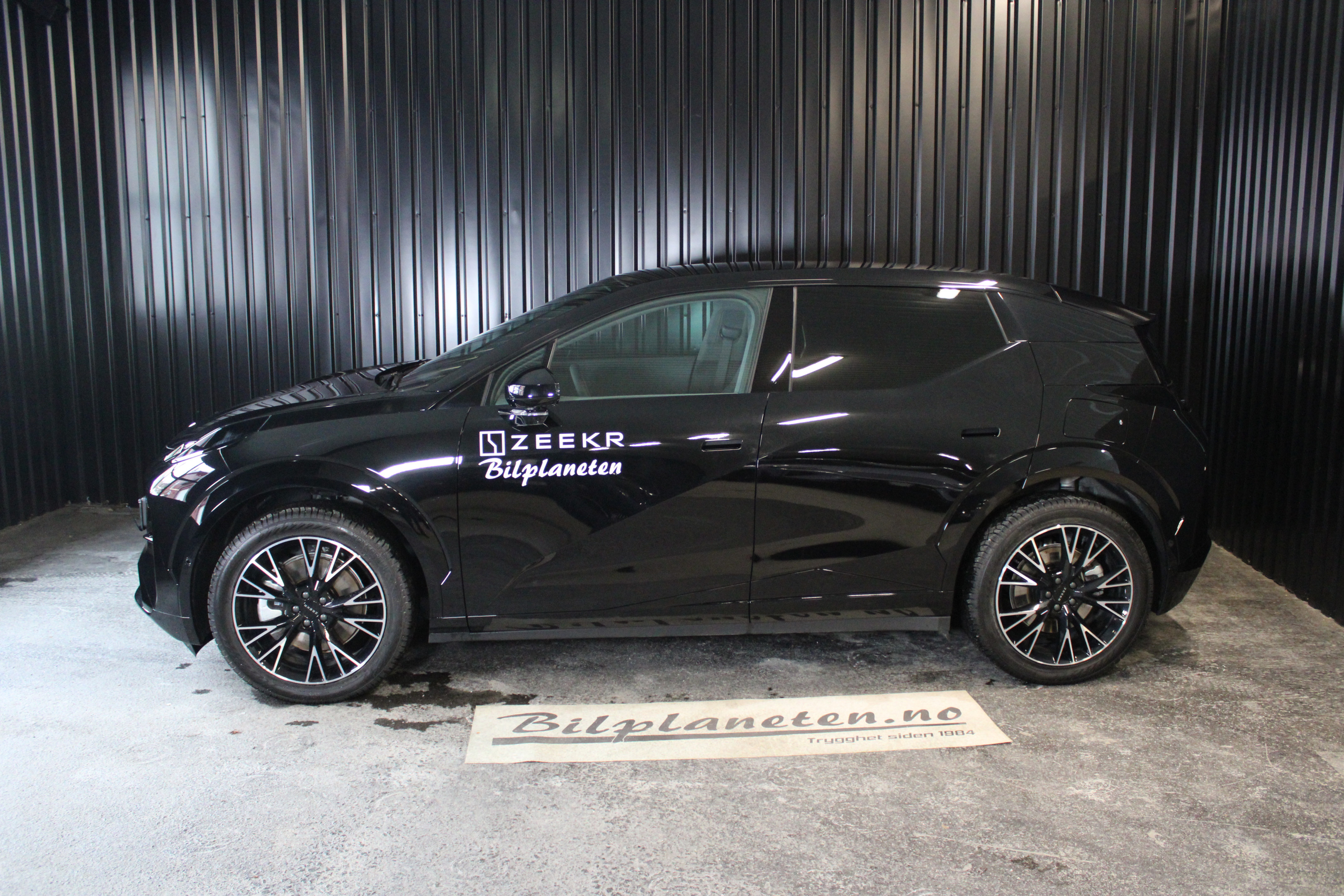 [general.product.image.short] 1 - Zeekr X 4 wd 2025