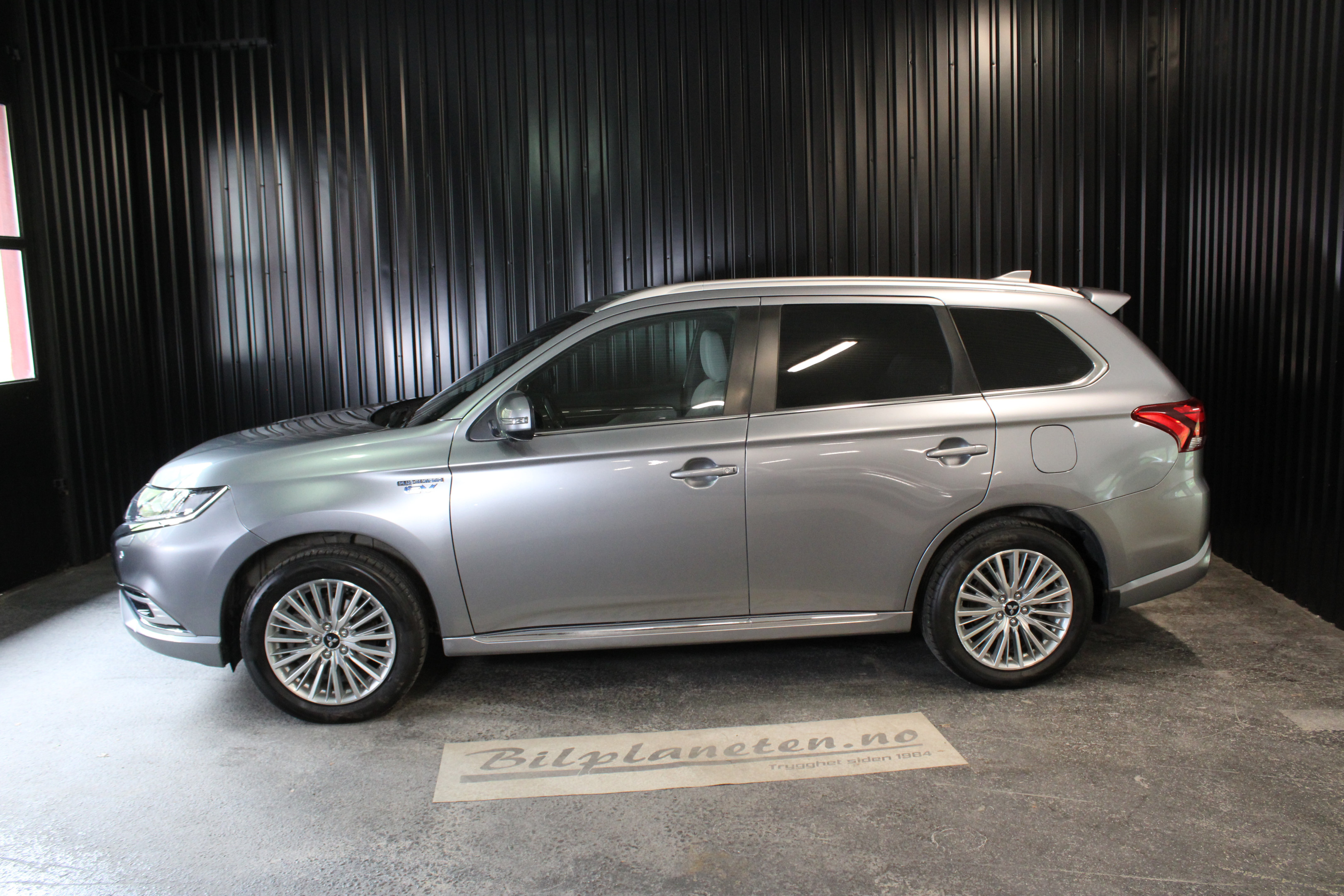 [general.product.image.short] 1 - Mitsubishi Outlander Instyle+  2020