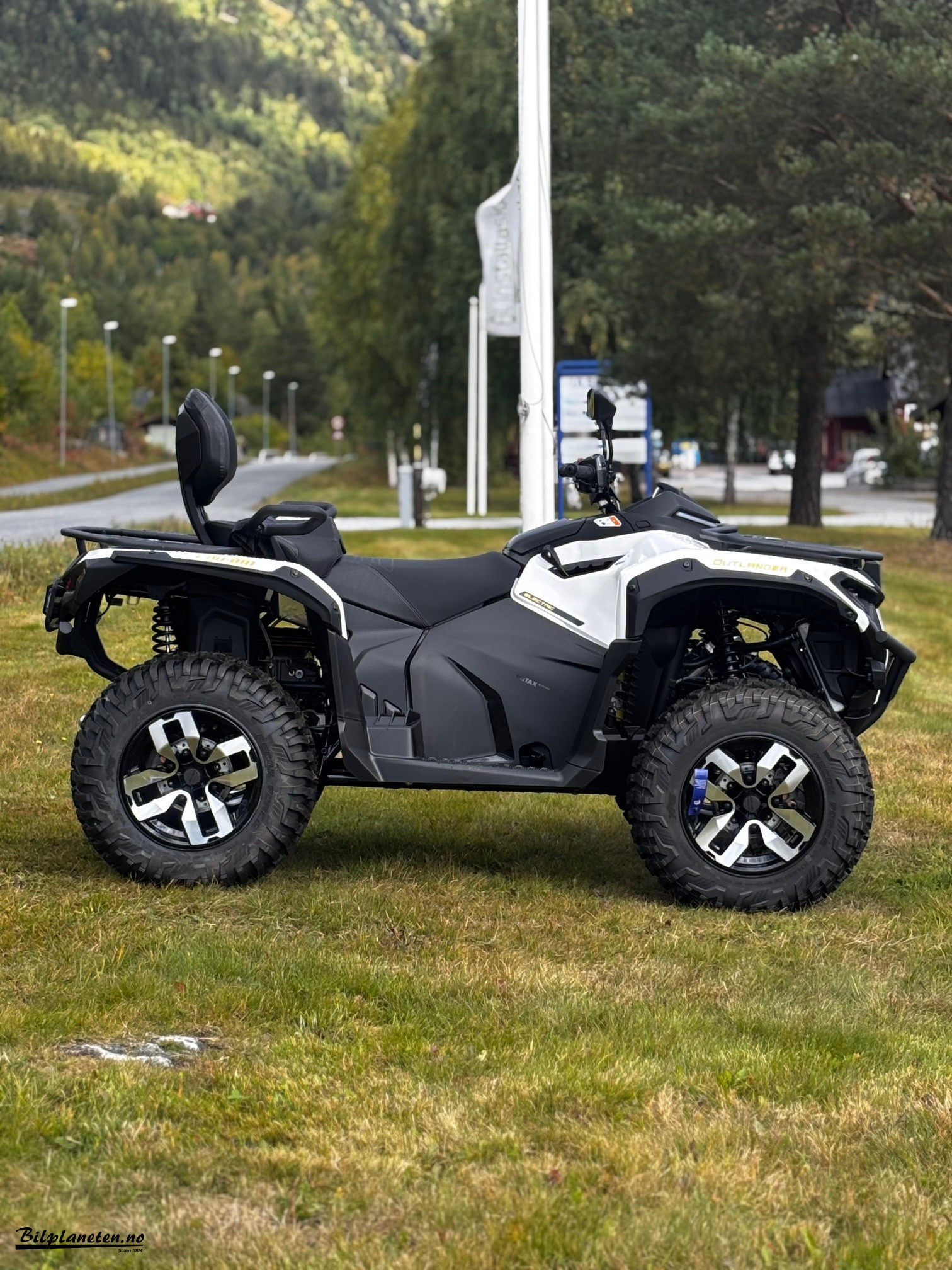 [general.product.image.short] 1 - Can-Am Outlander MAX - Electric [2VTB] 2026