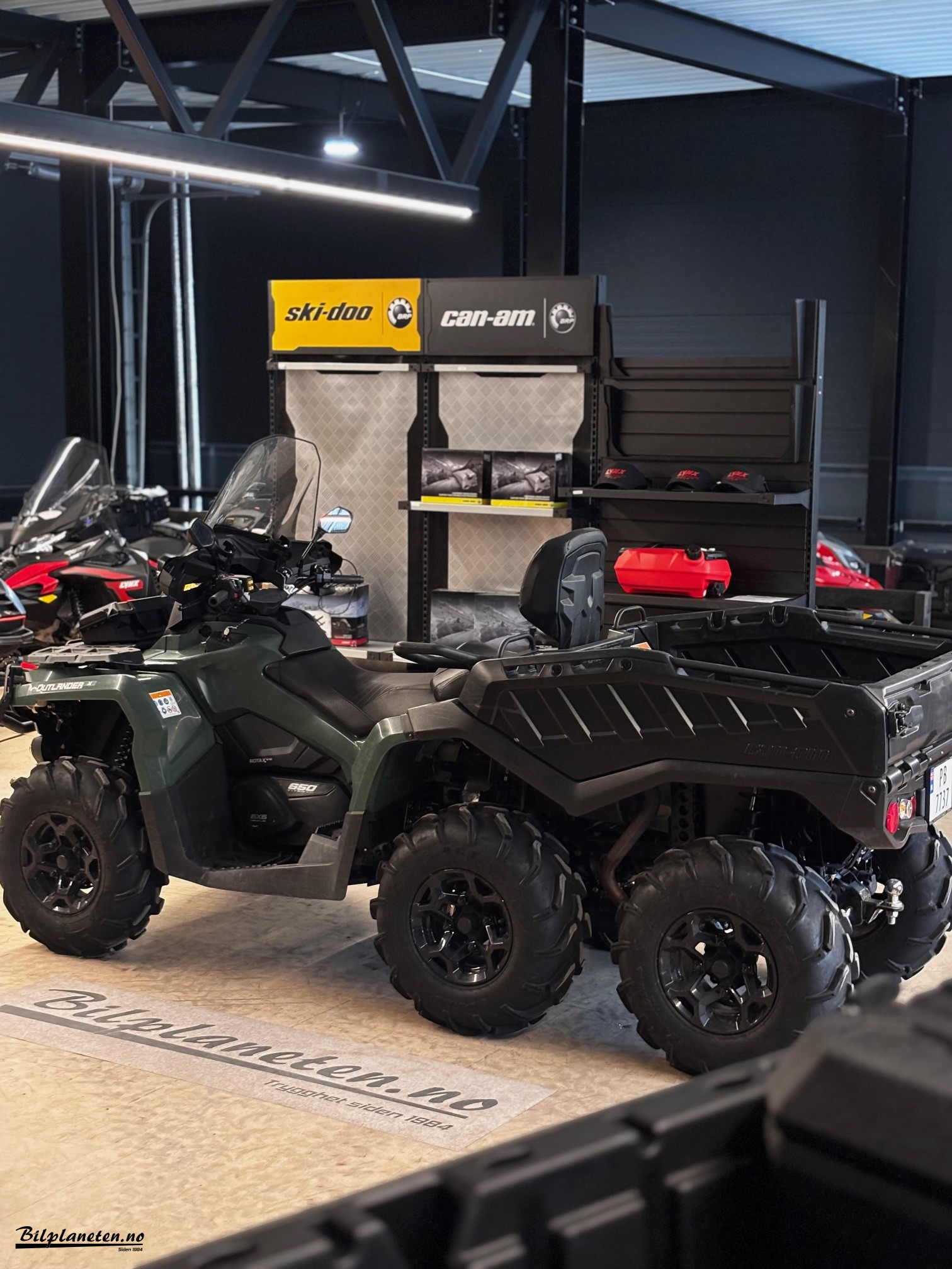 [general.product.image.short] 1 - Can-Am Outlander MAX 650 XU 6x6 2022