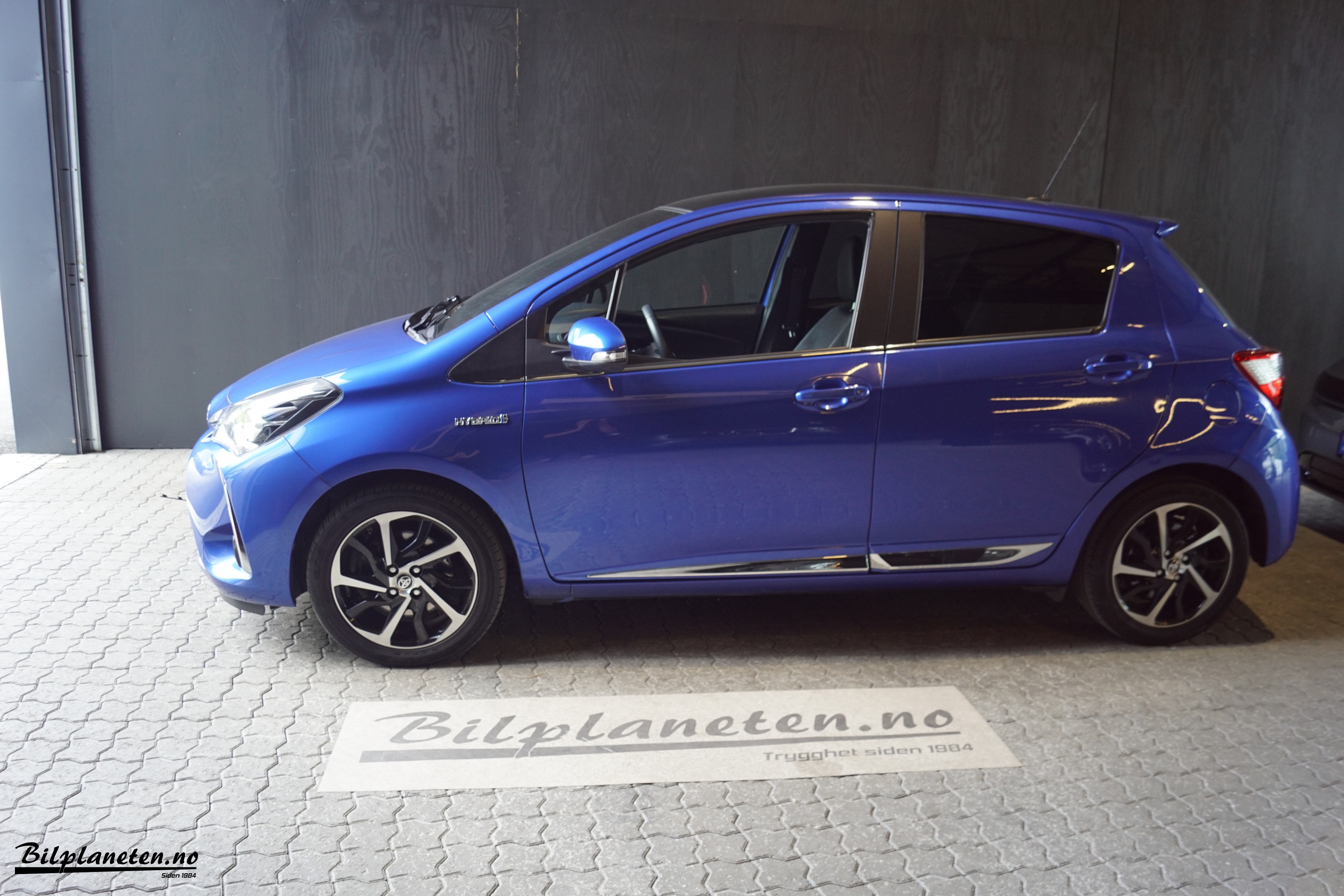 [general.product.image.short] 1 - Toyota TOYOTA YARIS HYBRID 2019