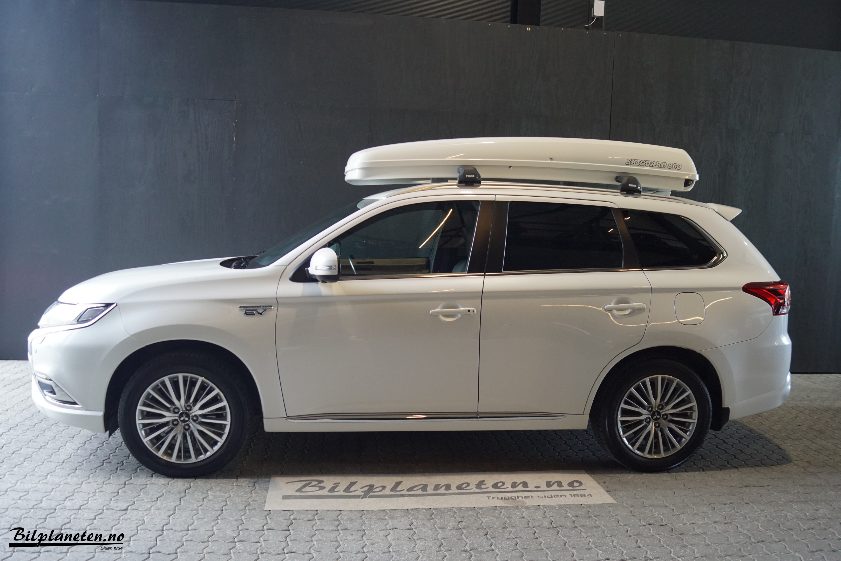 [general.product.image.short] 1 - Mitsubishi Mitsubishi Outlander Instyle+ 2020