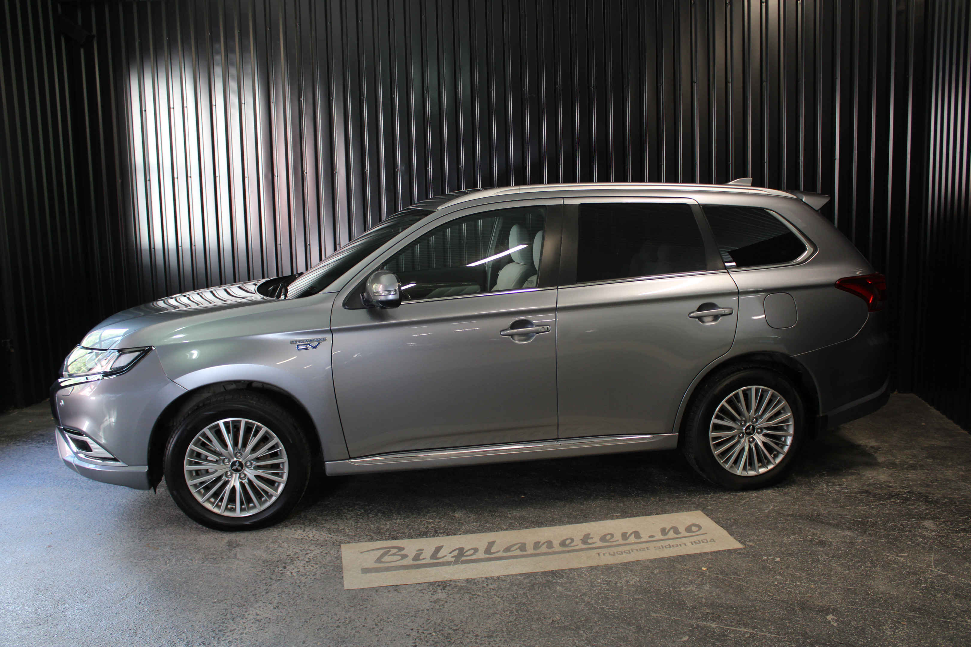 [general.product.image.short] 1 - Mitsubishi Mitsubishi Outlander Instyle+ 2020