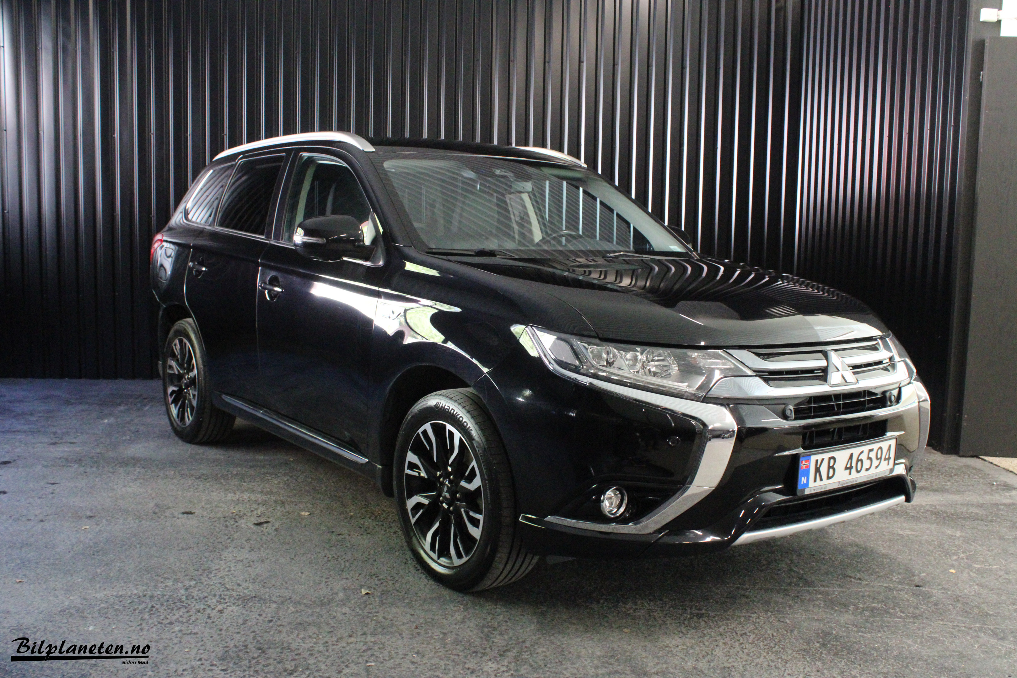 [general.product.image.short] 1 - Mitsubishi Mitsubishi Outlander PHEV Instyle+ 2017