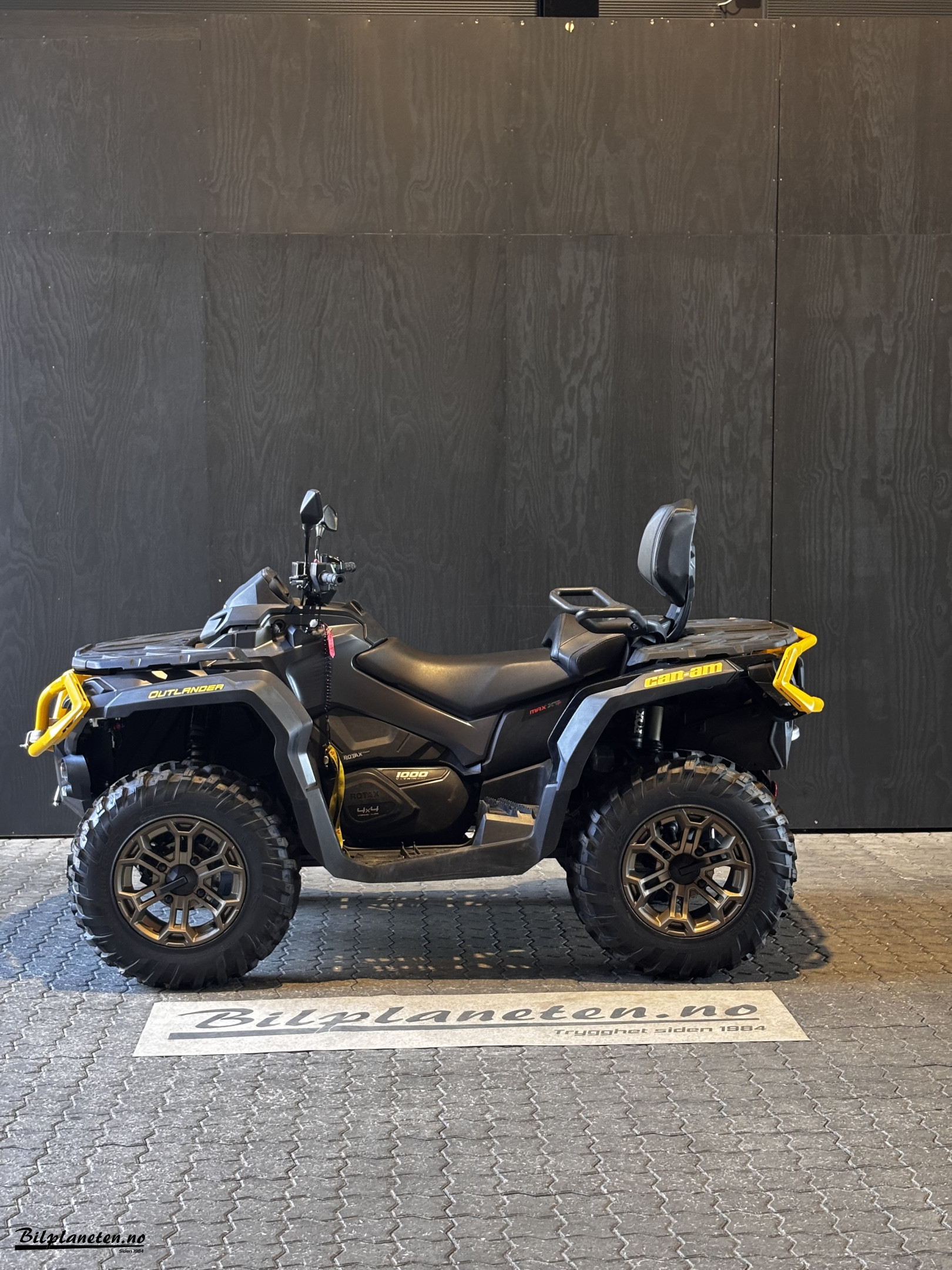 [general.product.image.short] 1 - Can-Am Outlander Max 1000 XT-P 2022