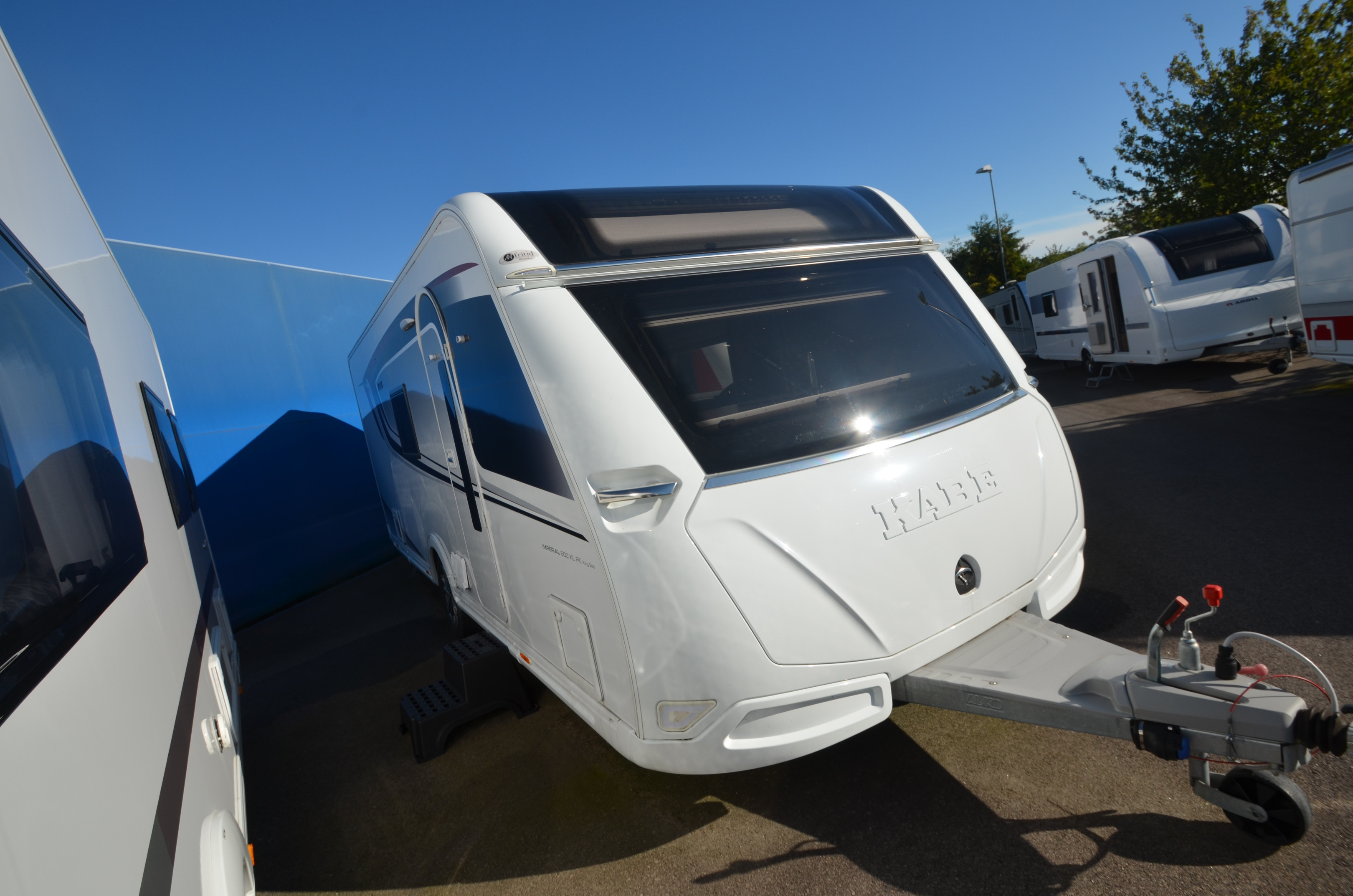 Produktbild 1 - KABE IMPERIAL 600 XL FK KS (mover,ac,förtält) 2022