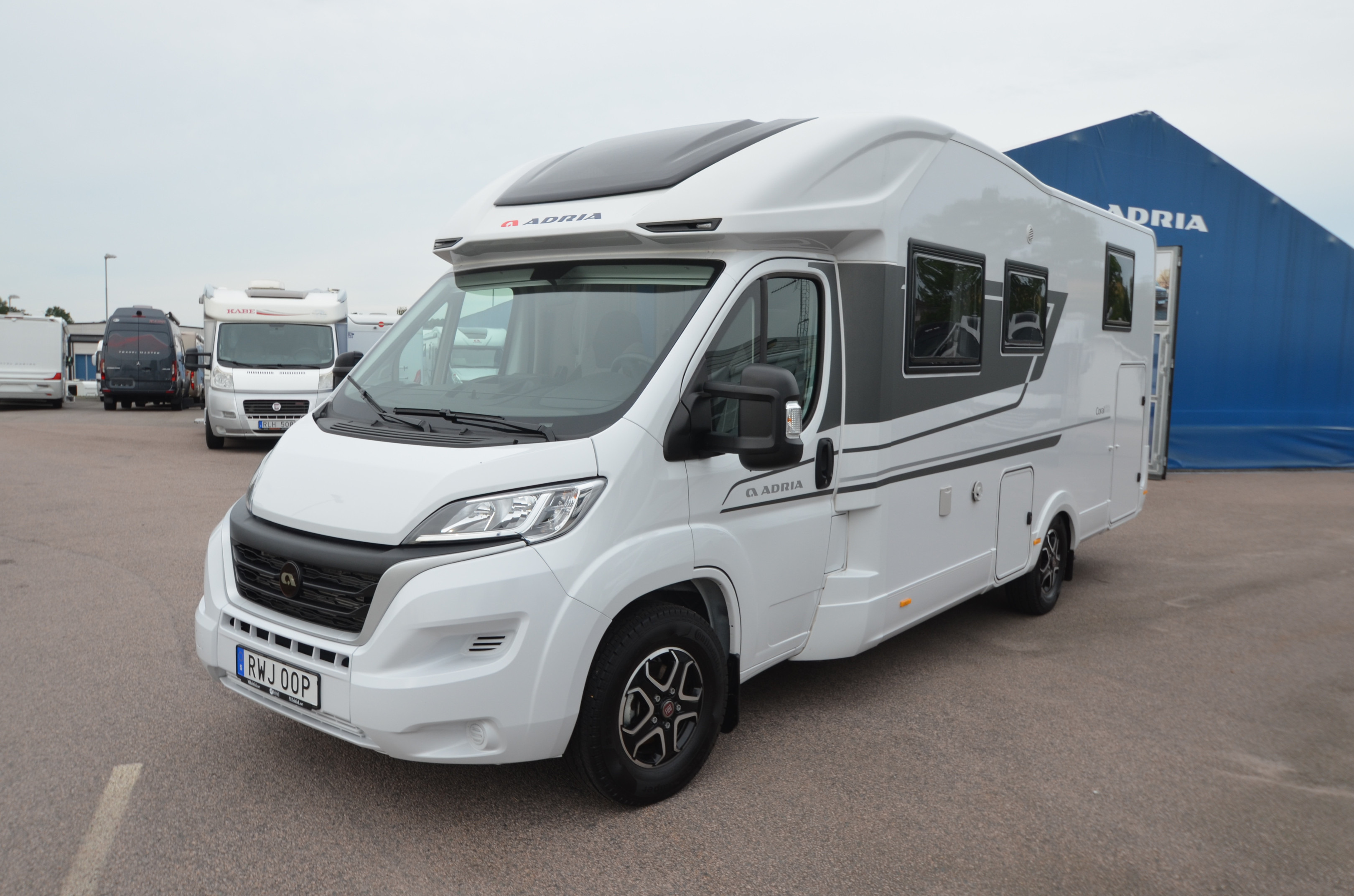 Produktbild 1 - Adria CORAL 670 SL (AC,solcell, auto) 2024