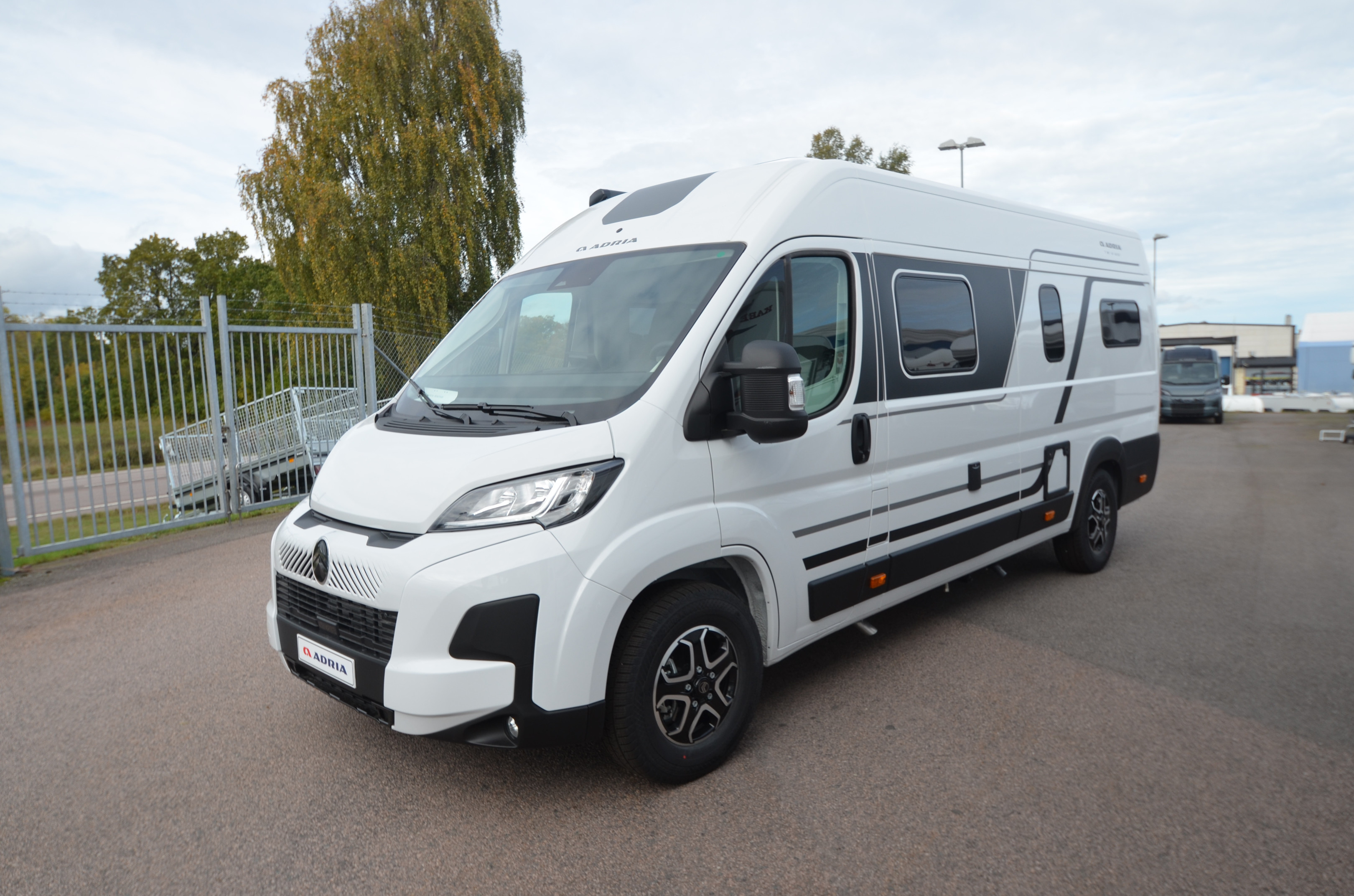 Produktbild 1 - Adria TWIN 640 SGX - CITROEN BlueHDi 2,2 140HP (10