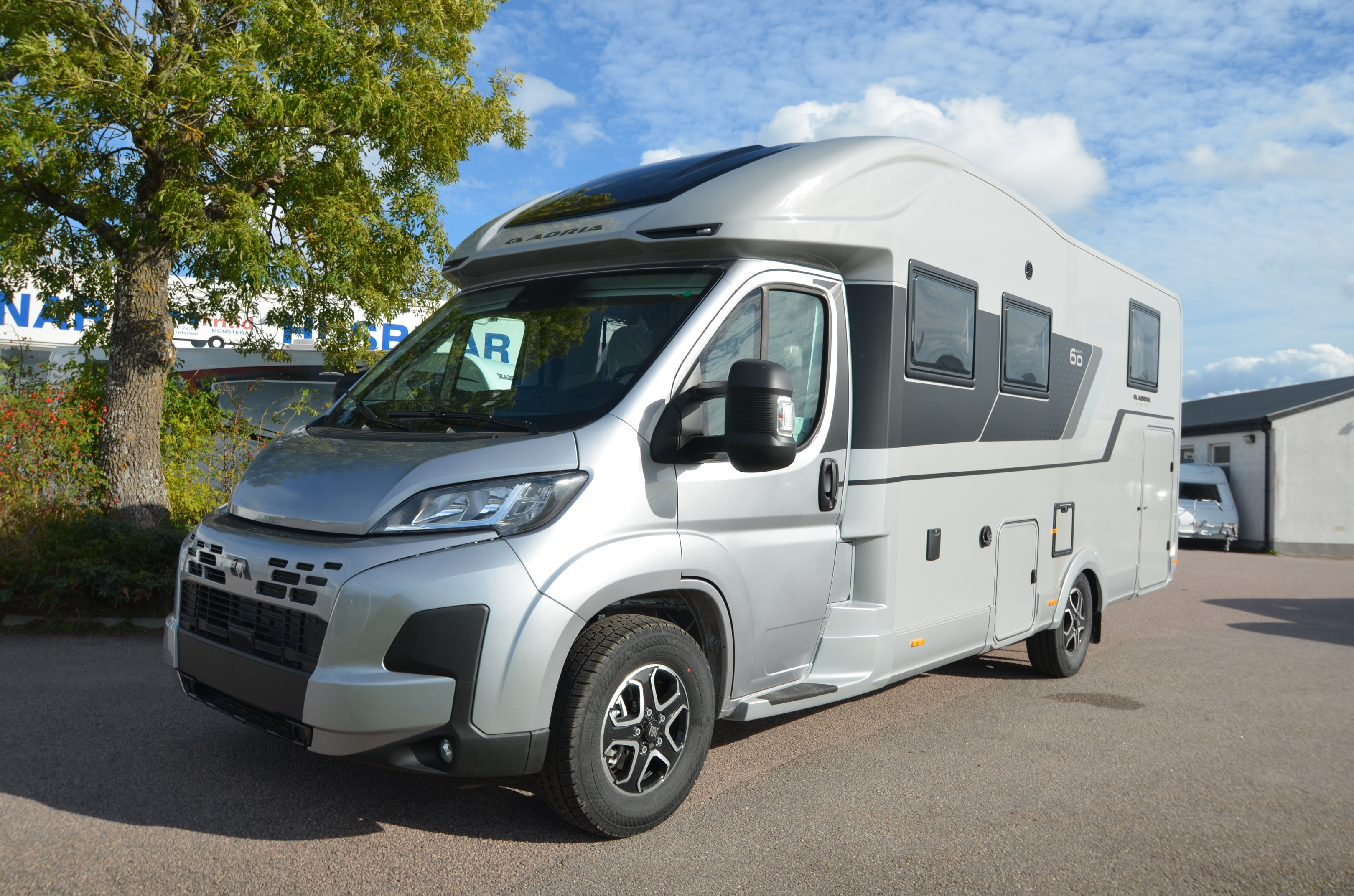 Produktbild 1 - Adria CORAL 670 DL 60Y - Fiat MultiJet3 140HP (103