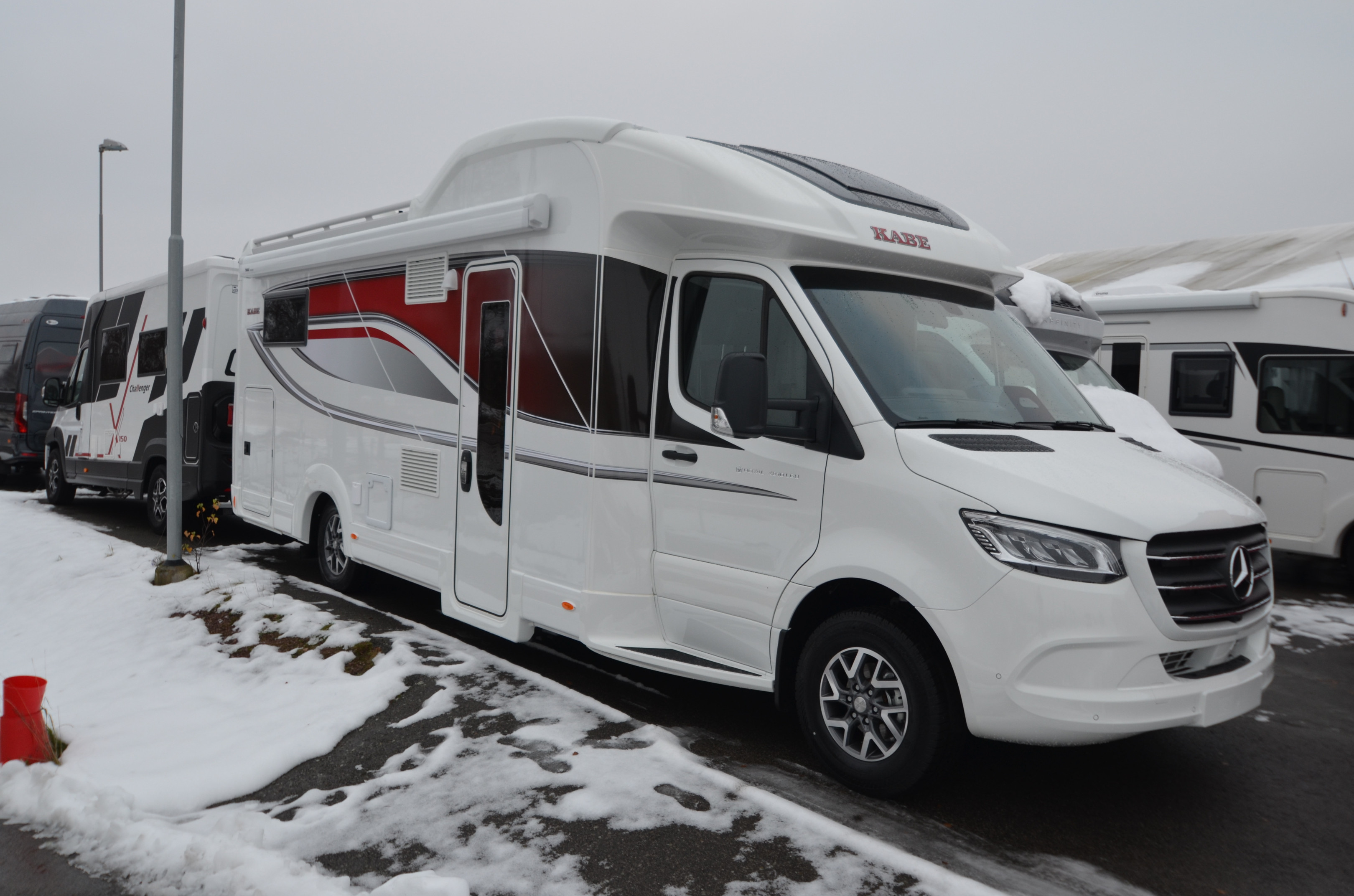 Produktbild 1 - KABE Travel Master Royal X 810 LGB 2026